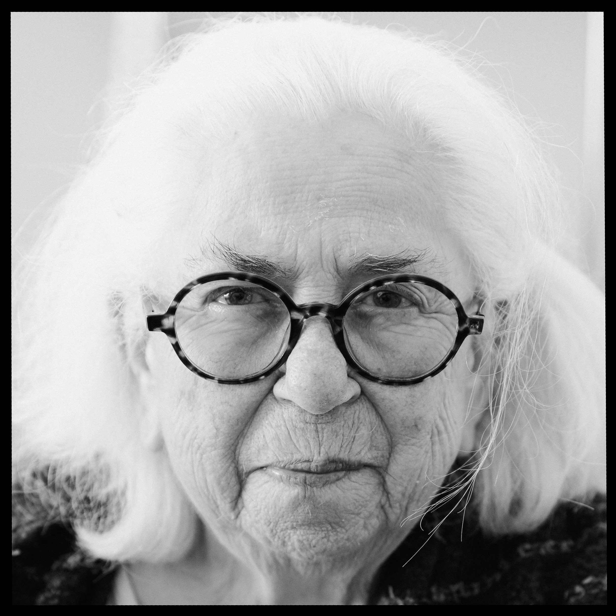 Authentiek portret van familie in Den Bosch, gefotografeerd door Jan Gradje Vollebergh