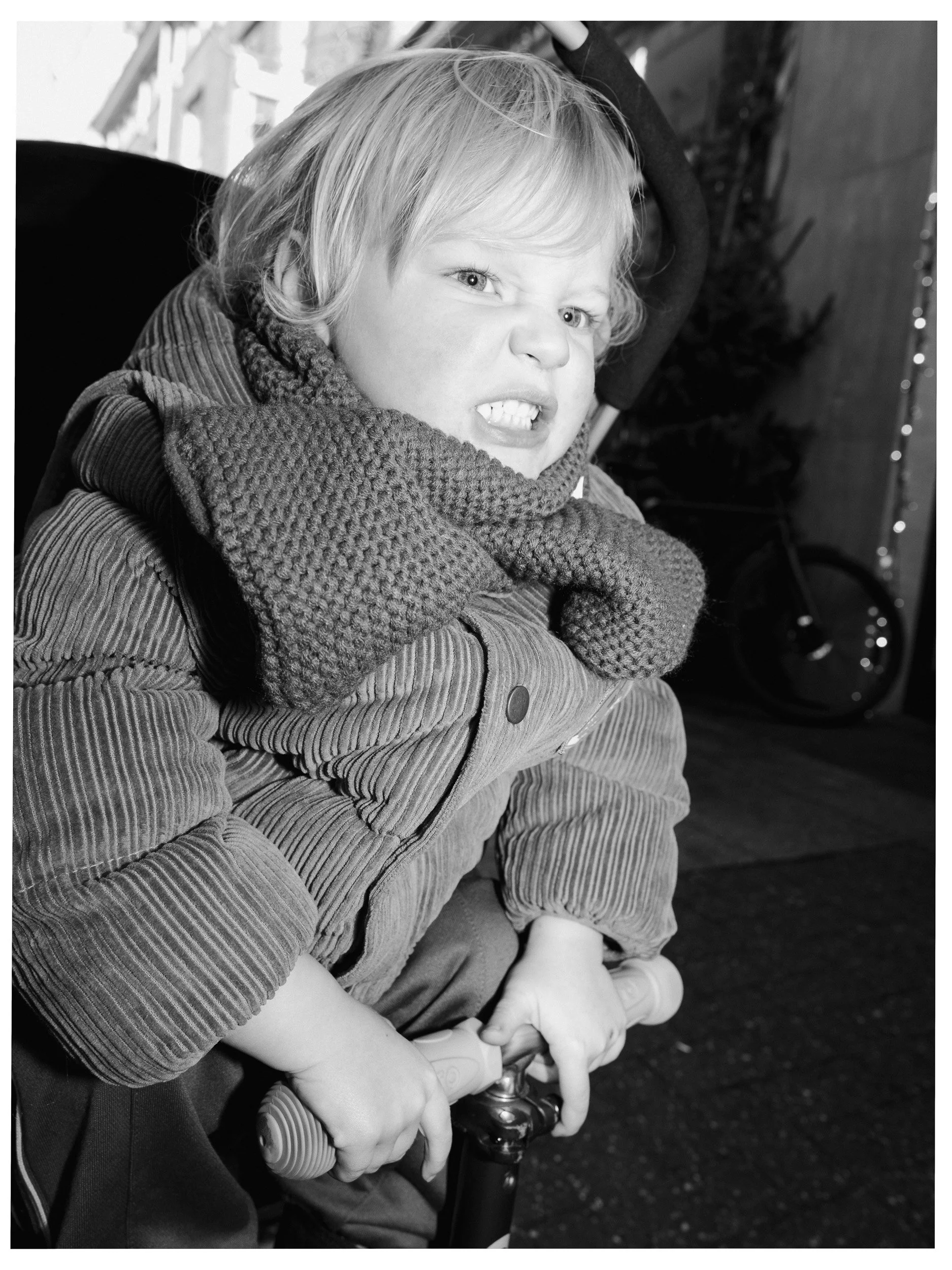 Documentair portret van familie in Den Bosch, gefotografeerd door Jan Gradje Vollebergh