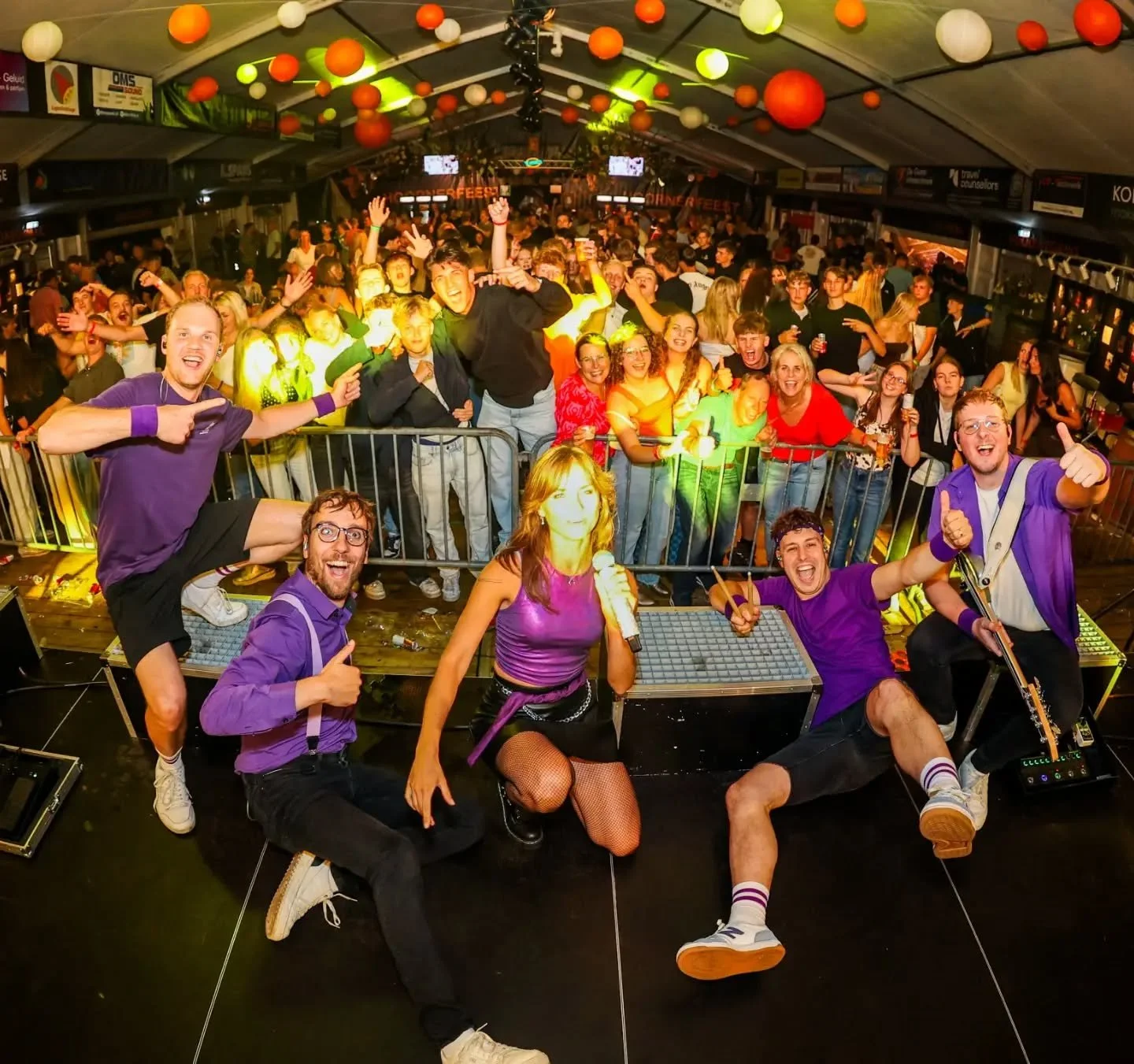 𝗛𝗼𝗼𝗿𝗻 jullie waren AAN! 🤩 Wat hebben wij genoten van jullie heerlijk energie. Jullie waren niet te stoppen 💪🏼 

𝘍𝘦𝘦𝘴𝘵𝘫𝘦 𝘮𝘦𝘵 𝘒𝘢𝘳𝘢𝘬𝘵𝘦𝘳?🔥
🗓 @burovoormuziek
🌐 www.karakterdeband.nl
🎛 B&amp;B

#feestband #coverband #feestmetk