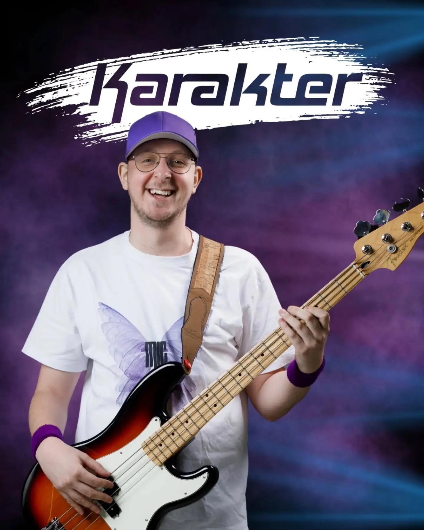 𝗘𝗻 𝘄𝗲𝗲𝗿 𝗲𝗲𝗻 𝗷𝗮𝗿𝗶𝗴𝗲! 🎉 Onze bassist Jelte is vandaag 28 geworden, dus kom maar door met die felicitaties! Laten we hem ook gelijk in het zonnetje zetten...

Meet JELTE! Onze man van lage noten en hoge nood 🩺 Rustig van buiten, maar is
