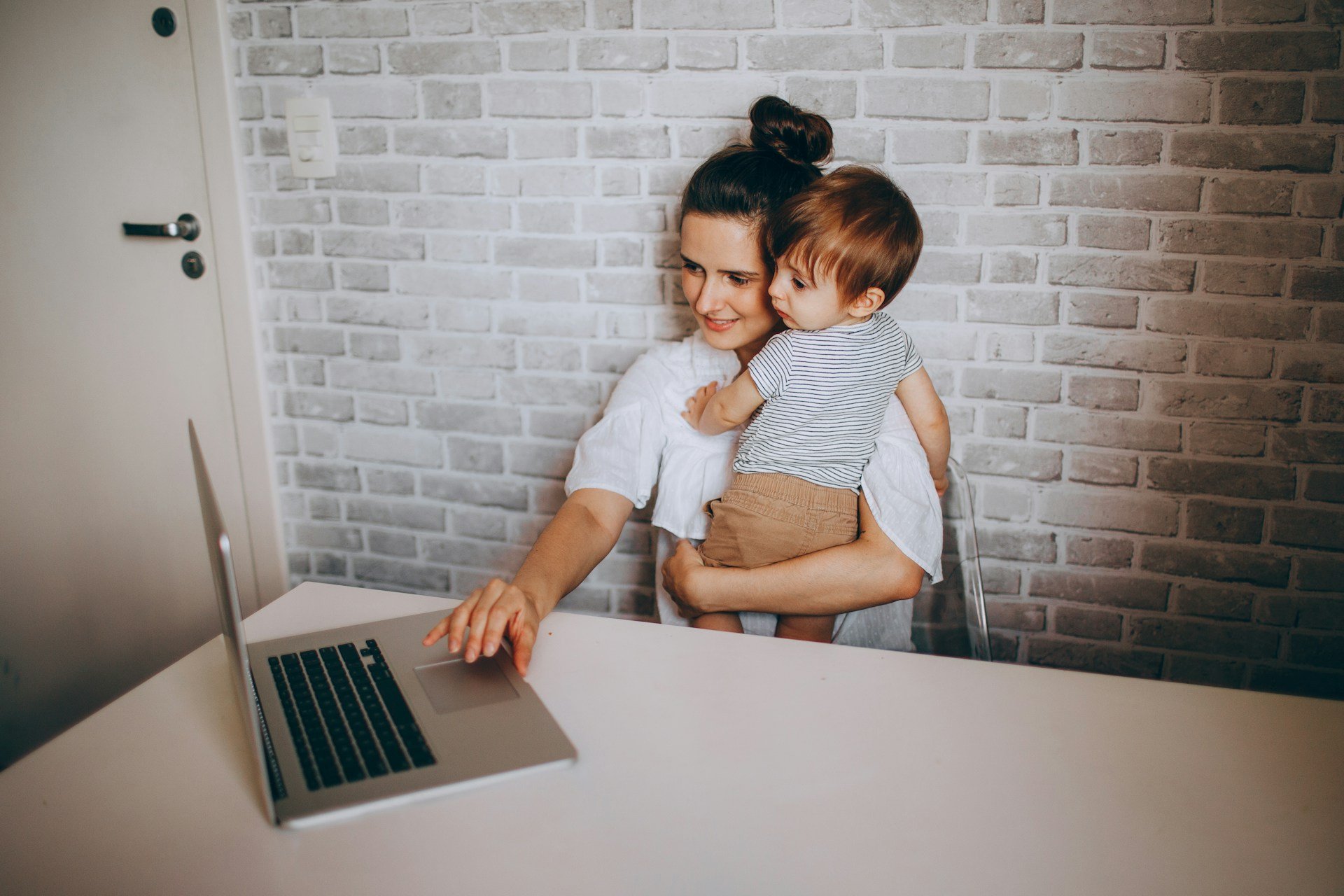 Guide to Setting Realistic Work Goals After Maternity Leave