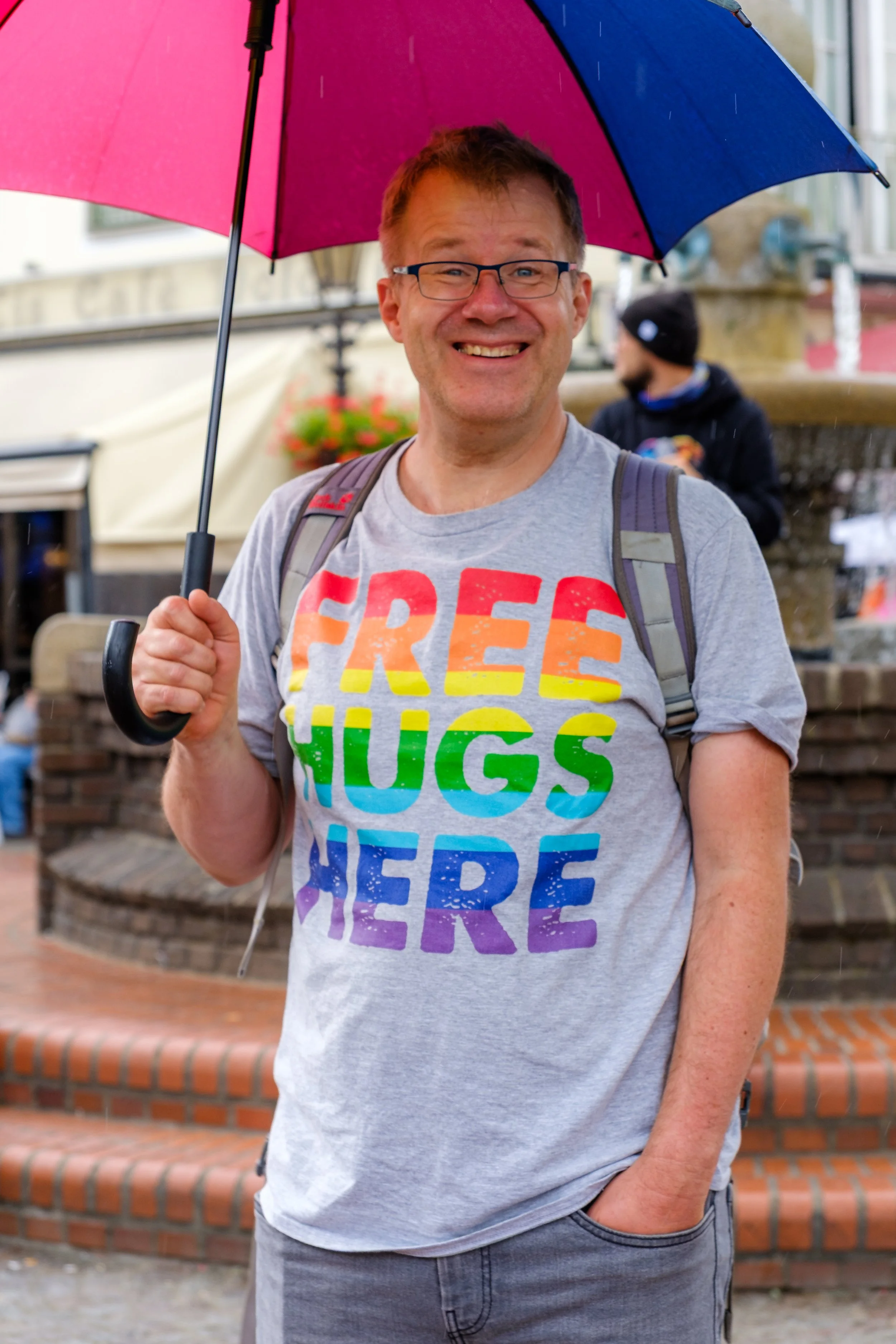 Free Hugs