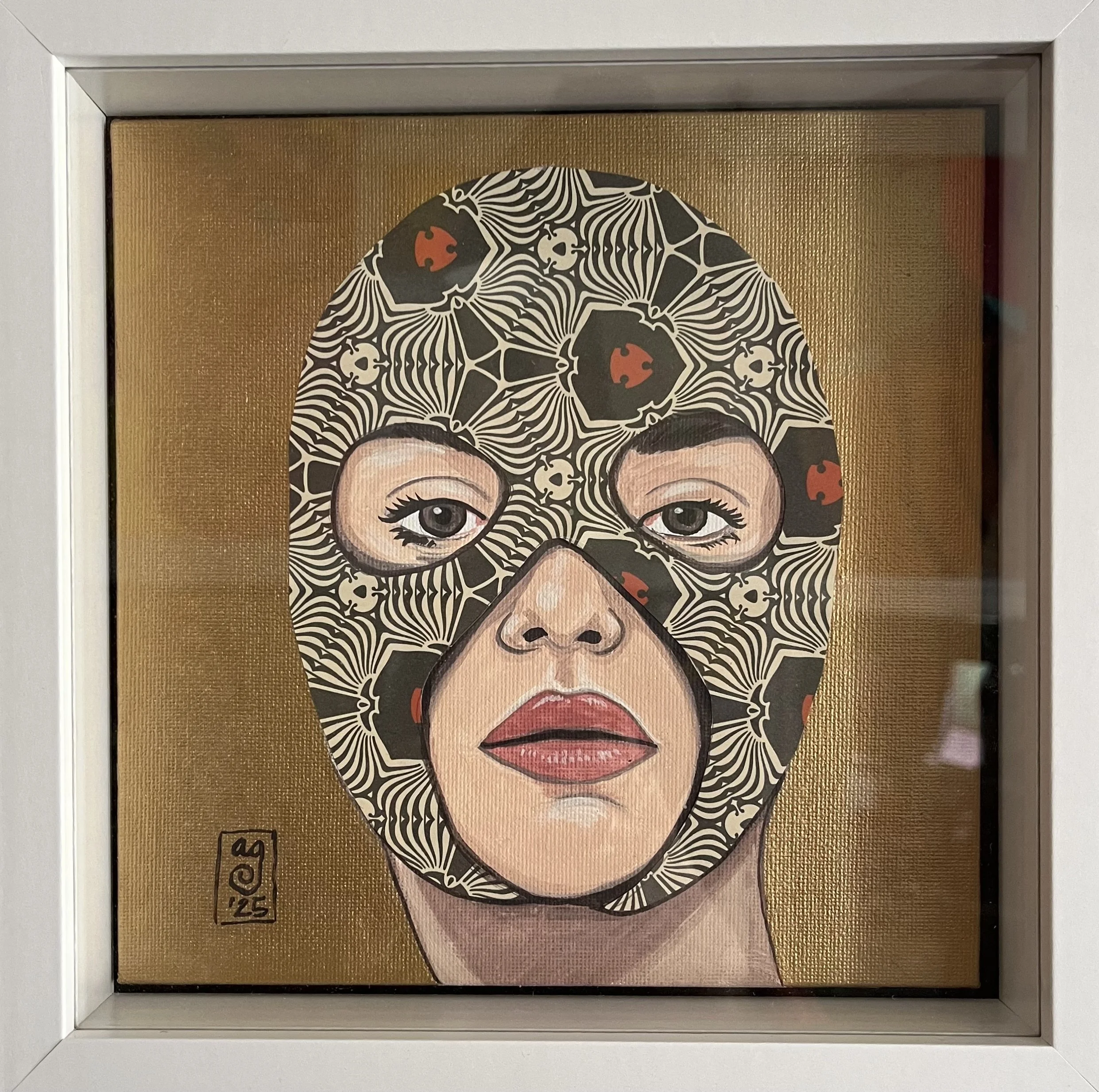 Lucha
Acrylic on canvas and mix media with frame
20x20
2025
350 €