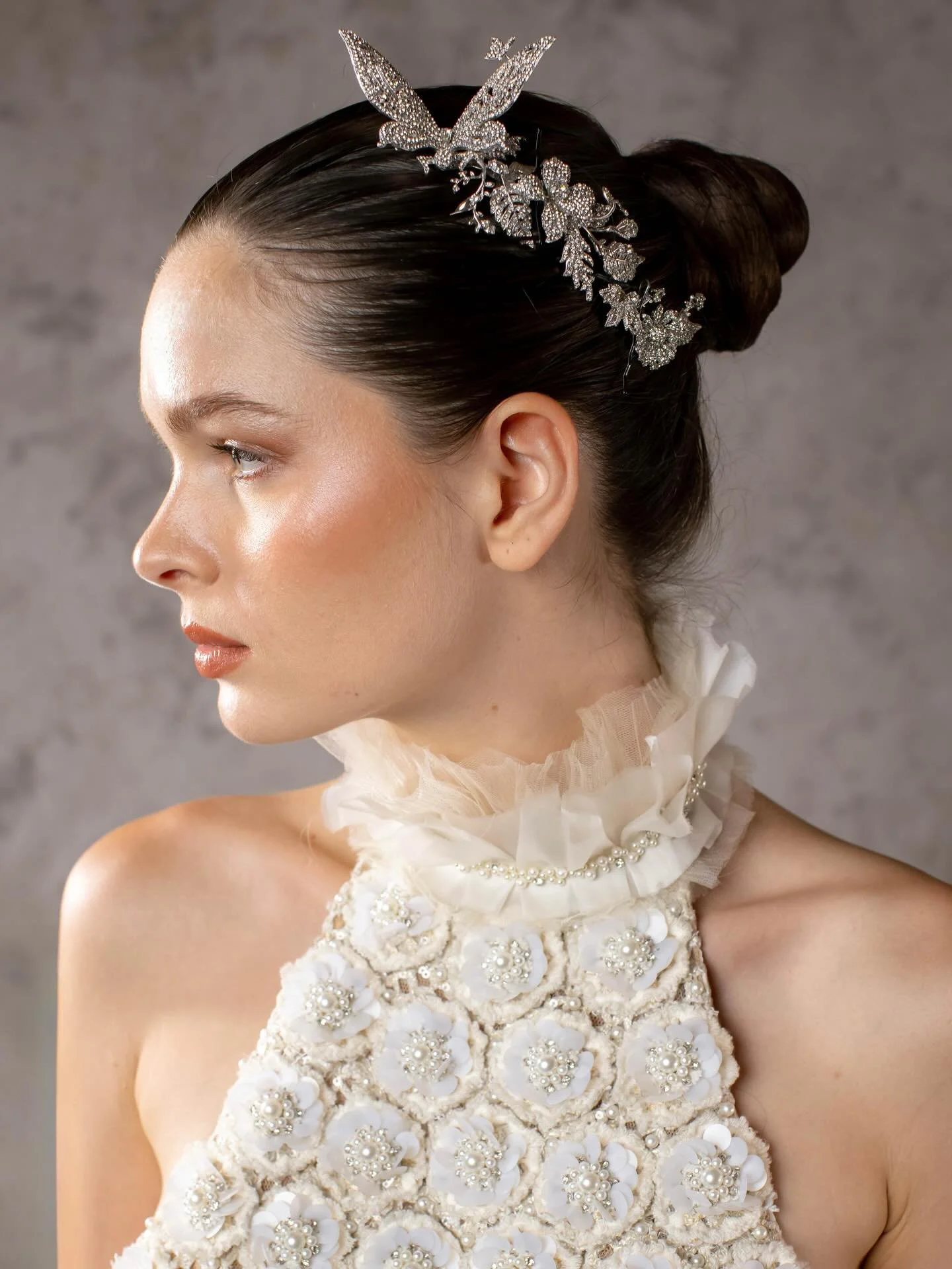 a throwback to our favorite closing look for @lilianalim_official &mdash; featuring our Butterfly Le Fleur Hairpiece 🤍 

#epajewel