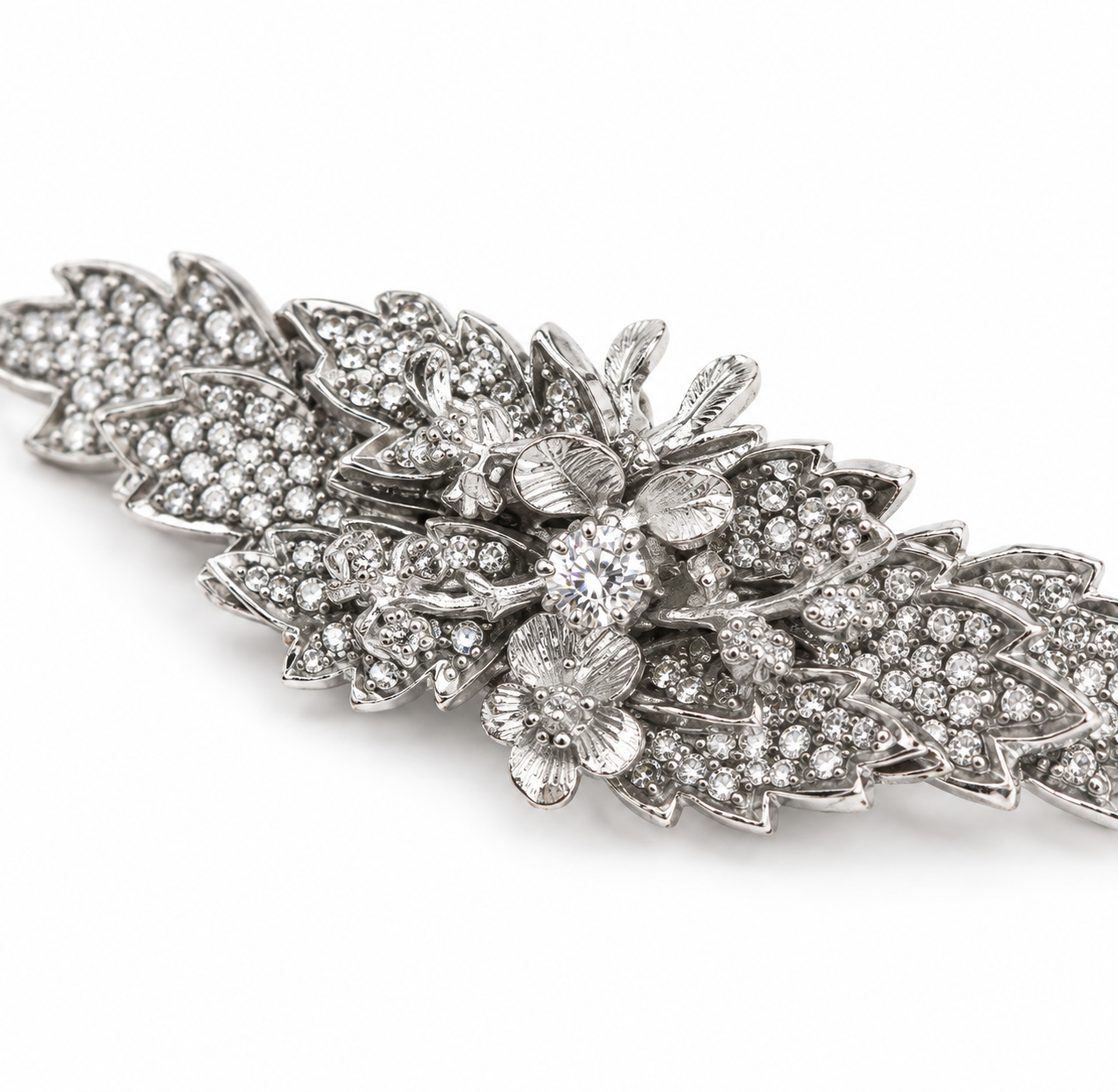 brooch-18-detail.png