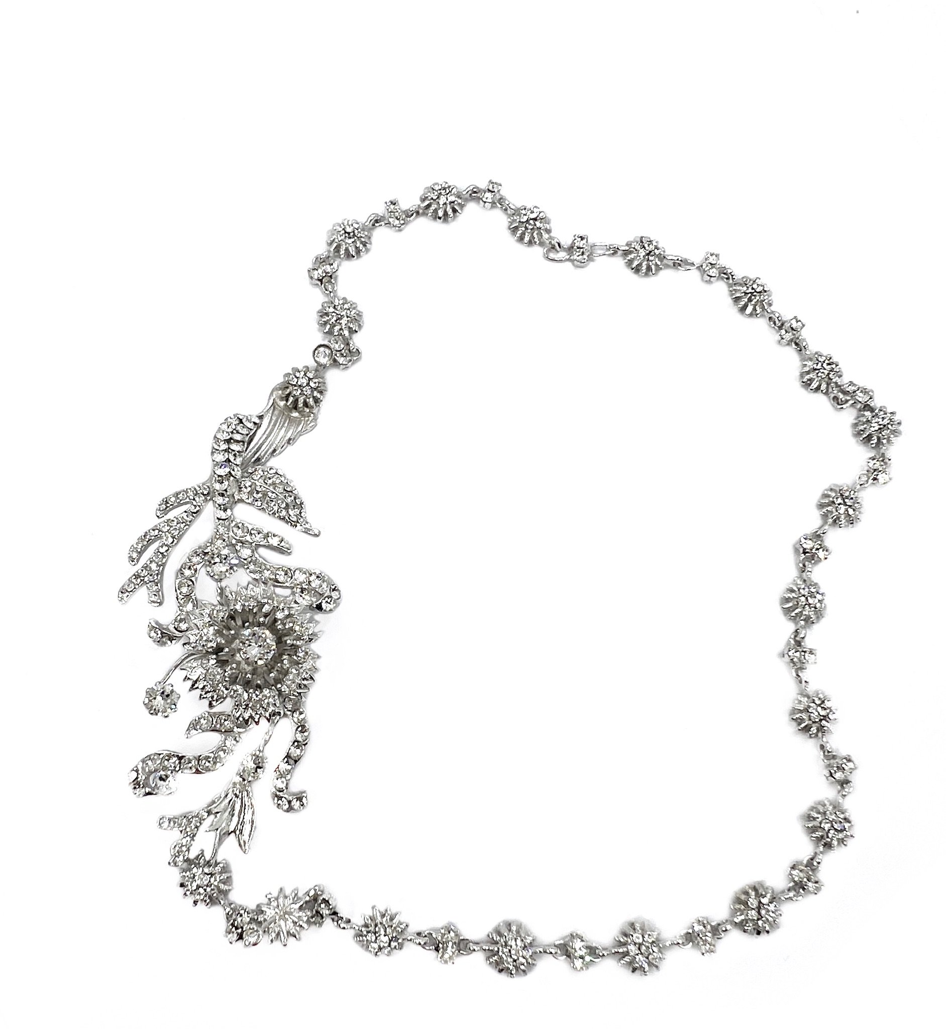 LE FLEUR NECKLACE