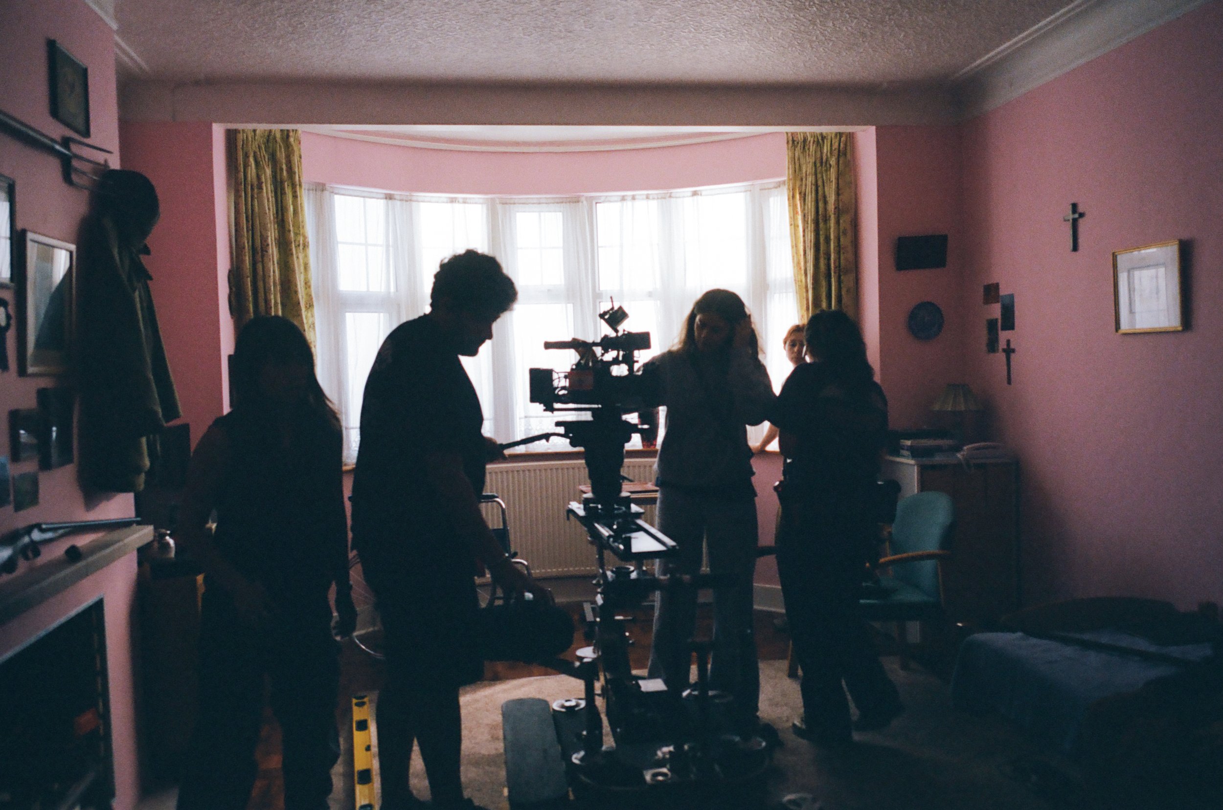 Sunny Oaks (2025) set