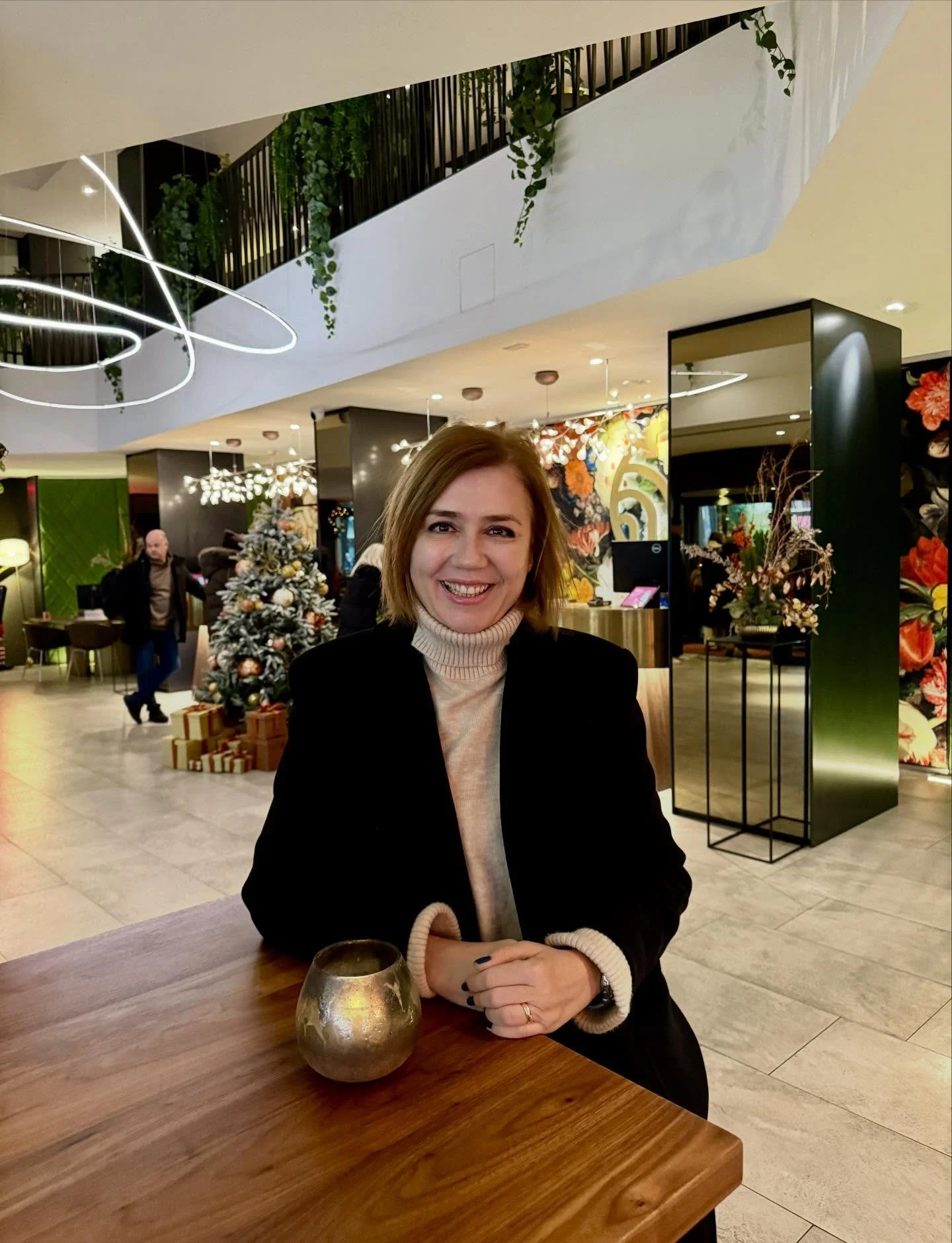 Anul acesta am facut multe calatorii cu semnificatie. Unele din ele nici nu erau in plan anul trecut pe vremea aceasta. Uitandu-ma in urma, imi dau seama de bogatia pe care mi-au adus-o in interior. Iar cea din weekendul trecut este una din ele. Mai 