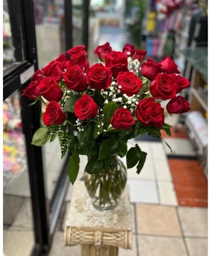 Forever Yours Valentine Bouquet - Delivery included