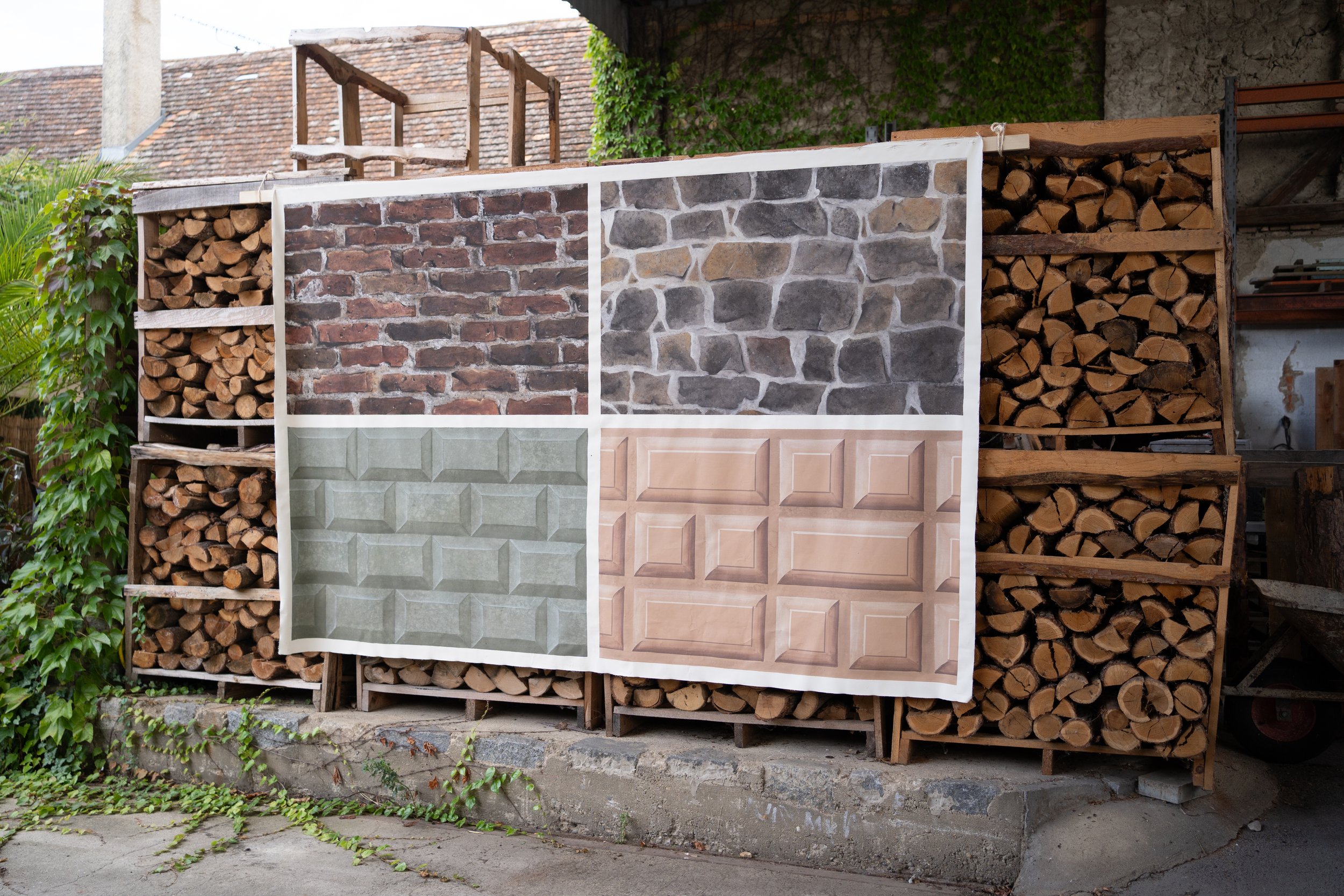 Ausstellungsansicht „Materialimitation“ 2x3 m, Dispersion und Stofffarbe auf Nessel, 2019