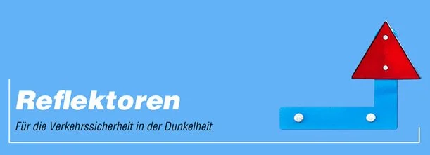Ein blauer Hintergrund mit weißen und schwarzen Texten, die auf die Bedeutung von Reflektoren für die Verkehrssicherheit in der Dunkelheit hinweisen.