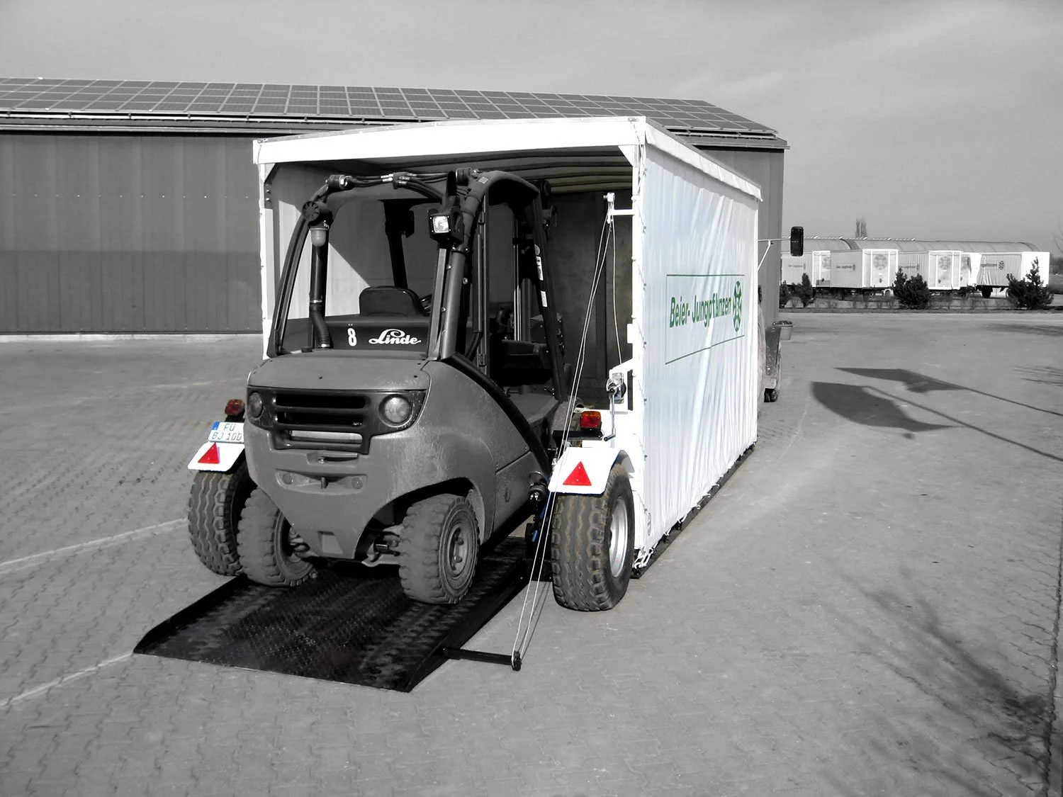 bremer_transportwagen_action_013.jpg