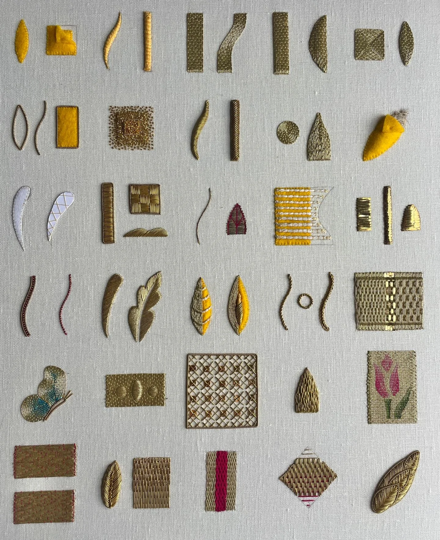 Hands up who loves goldwork? ✨
This beautiful embroidery technique is one of my absolute favourites (and yes&hellip; I know I say that about a lot of them!). I love the variety of techniques, the different effects you can create, and of course, all t