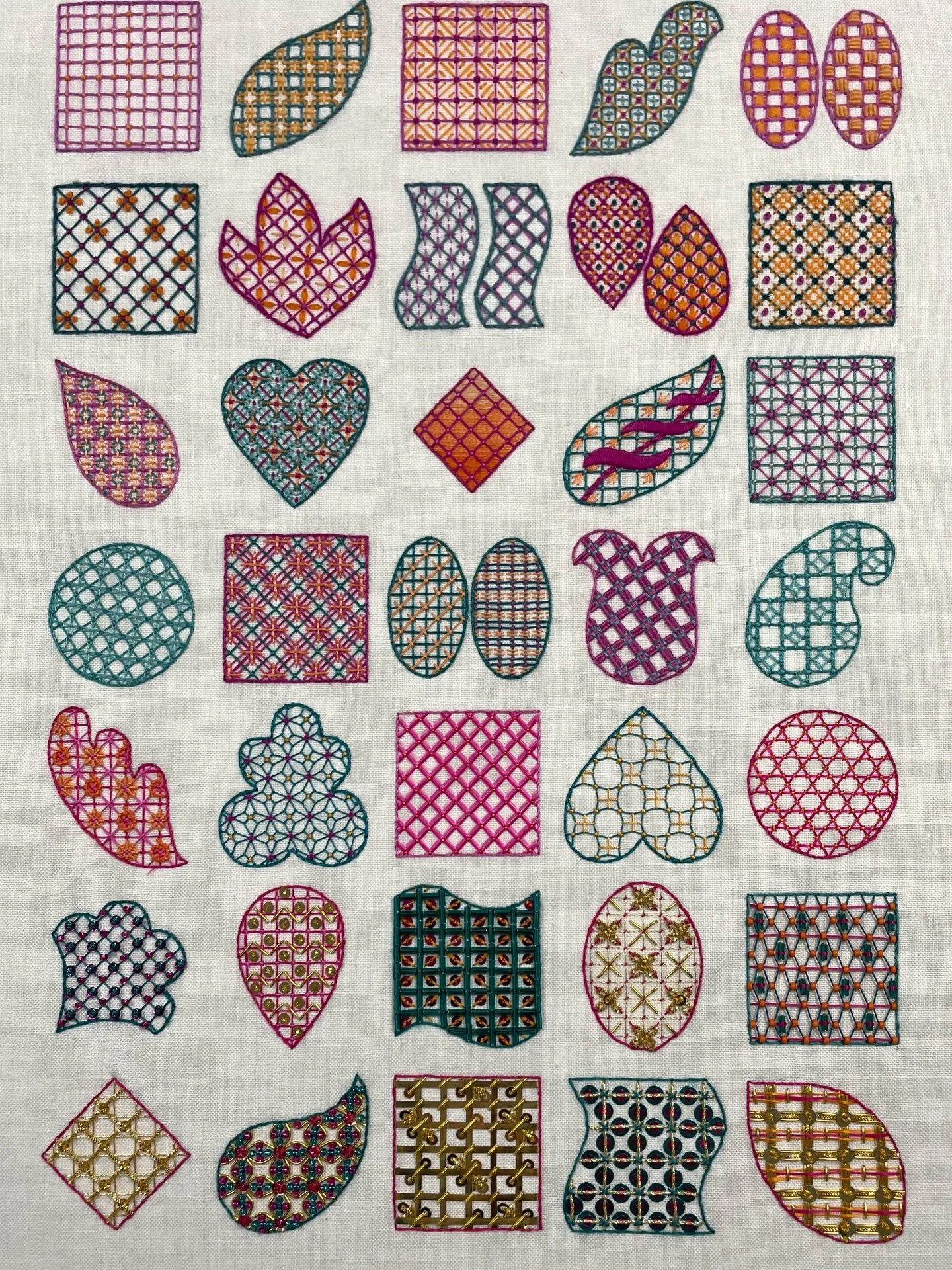 Back by popular demand&hellip; The Deep Dive Into Trellis class is returning this September ✨

I did a poll a while back and lots of you were interested in this embroidery course so I&rsquo;ve decided to run it again. And this truly will be the last 