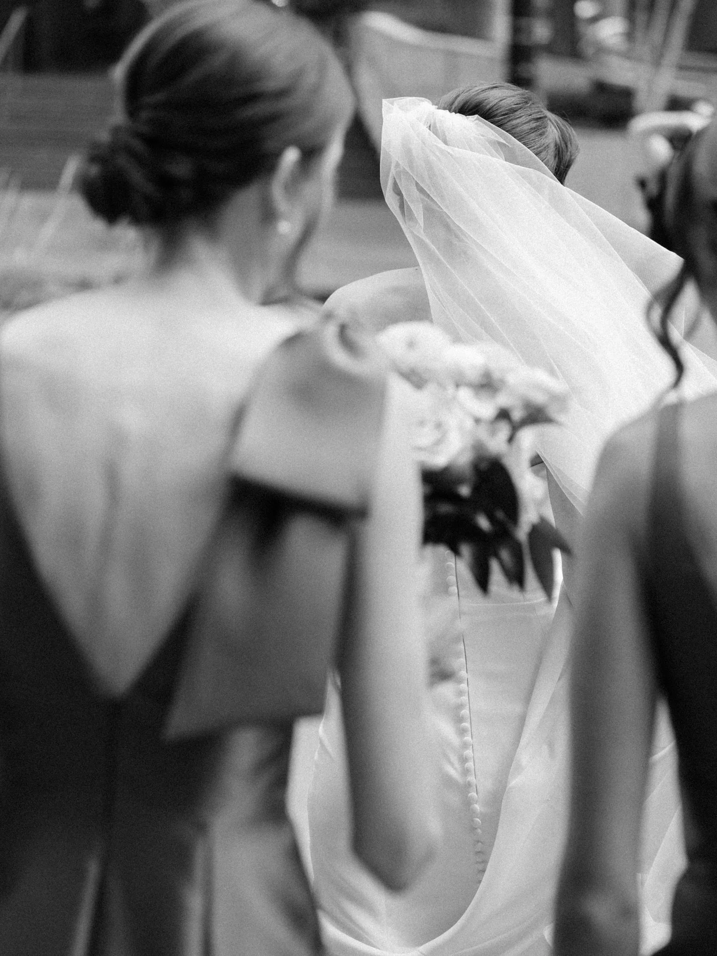 This one&rsquo;s for the girls ✨🎀

📷 @winterlyn_photography / slides 1, 3, 4, 7; @langhamchicago @maryplansweddings @clementinechicago @rarebirdbeauties @juliettanfloraldesign @ladymonpaper.co @erinhillharp 

📷 @sarah.brookhart / slides 2, 5, 6; @