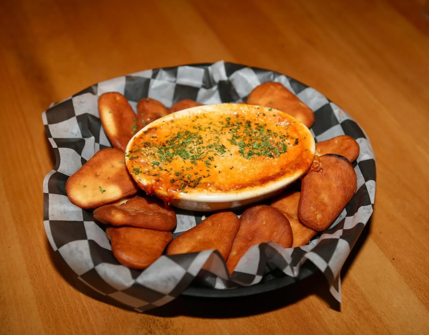 The two best things combined into one, pizza and a dip!🍕
Pop into Shirley&rsquo;s for lunch today🎉

#shirleys #shirleysbargrill #westdesmoines #waukee #lunch #lunchspecial #pizzadip #appetizers