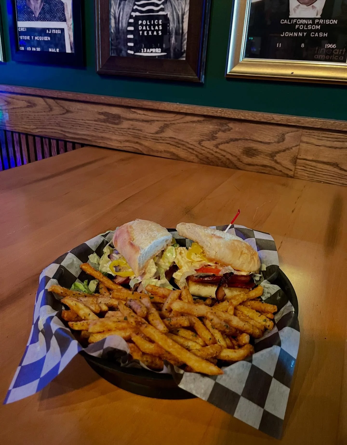 Italian Sub for lunch? Absolutely!🤩🥪
Don&rsquo;t forget about our amazing lunch specials! Grab this meal for JUST $10 from 11am-2pm today🎉

#shirleysbargrill #westdesmoines #waukee #lunchspecial #italiansub