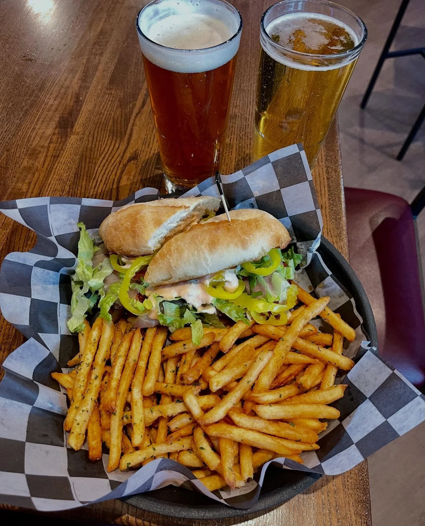 Let your Hungry Eyes (and stomach) enjoy our Italian Sub lunch special today😋🥪

#shirleys #shirleysbargrill #italiansub #lunchspecial #hungryeyes
