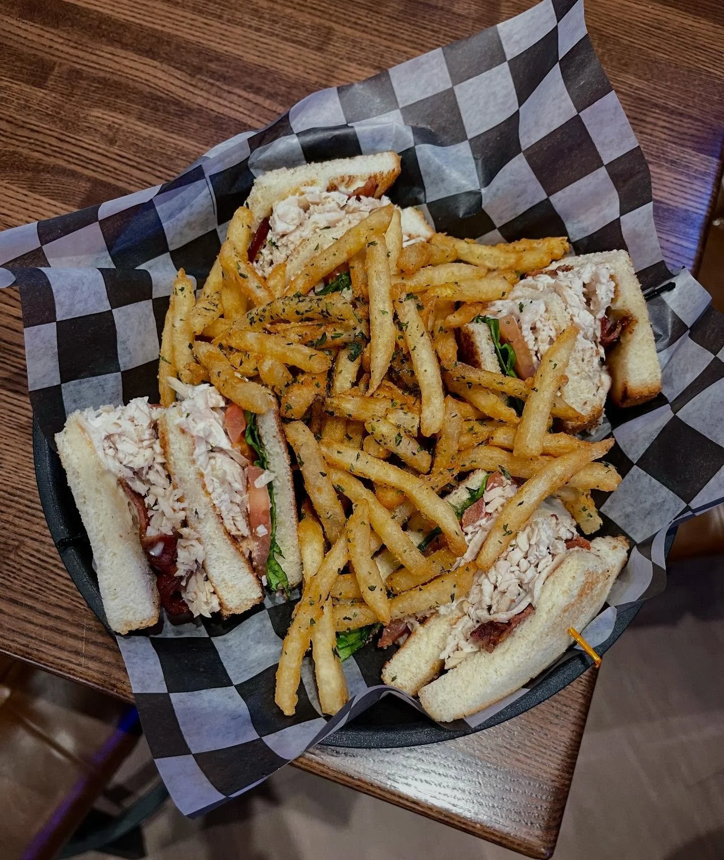 Our Triple Decker Club Sandwich is ready for you today!🥪😋
We&rsquo;ve got the best lunch specials around, come join us!

#shirleysbargrill #lunchspecial #tripledeckerclub #westdesmoines #waukee