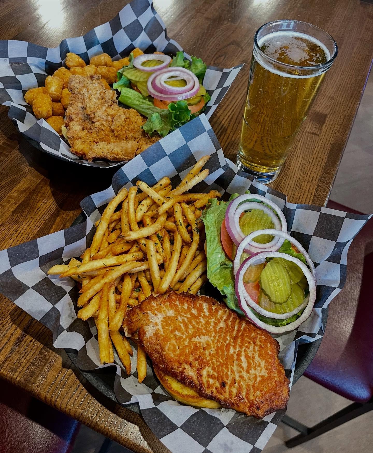 It&rsquo;s Tenderloin Tuesday at Shirley&rsquo;s!😋🥪
Come on in and grab this lunch special today✨

#shirleysbargrill #tenderloin #tenderlointuesday #lunchspecial #iowatenderloin