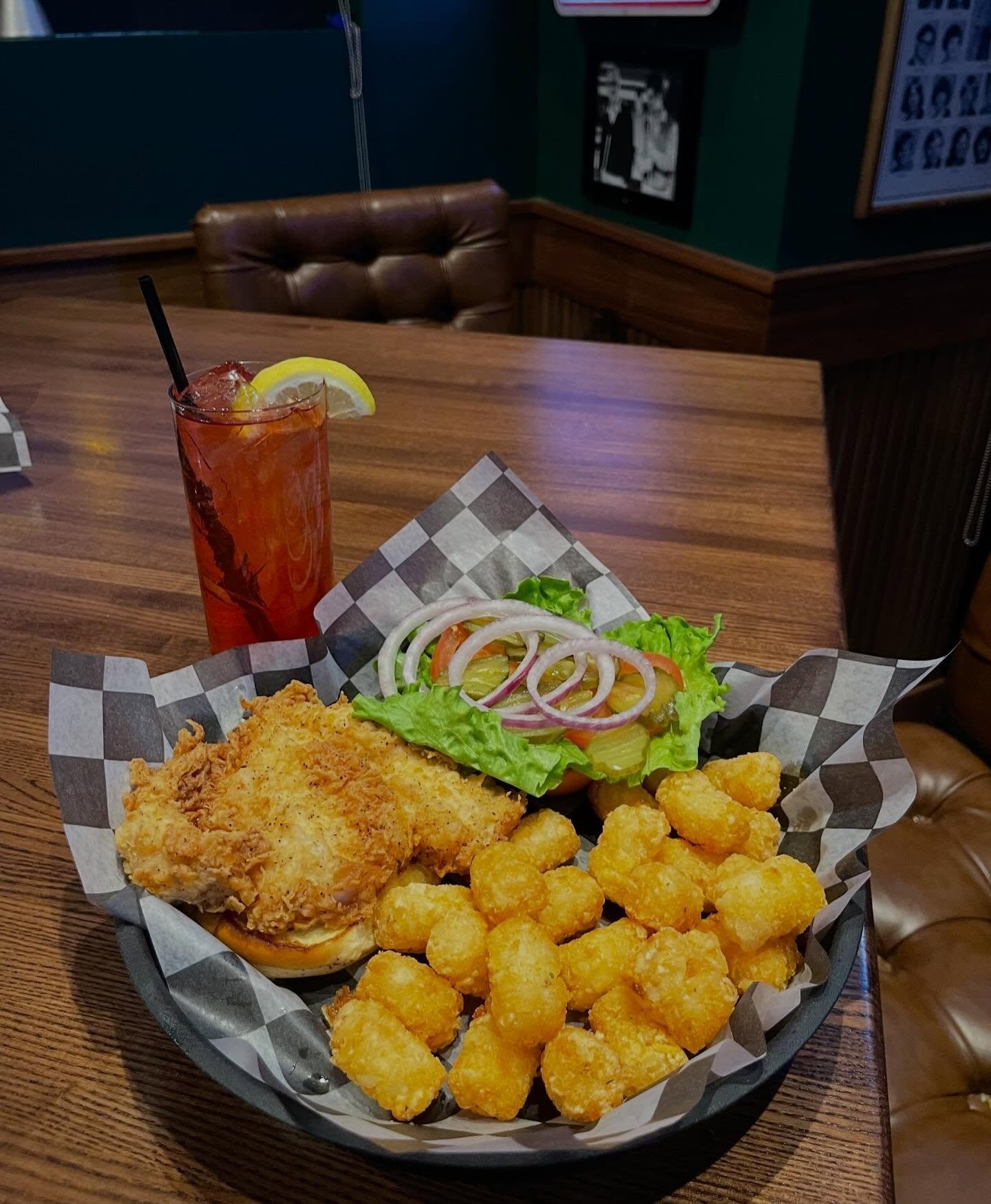 Always loving a classic Crispy Chicken Sandwich😋🍗
Make Shirley&rsquo;s part of your day today!

#shirleysbargrill #chickensandwich #westdesmoines #waukee #80smusic
