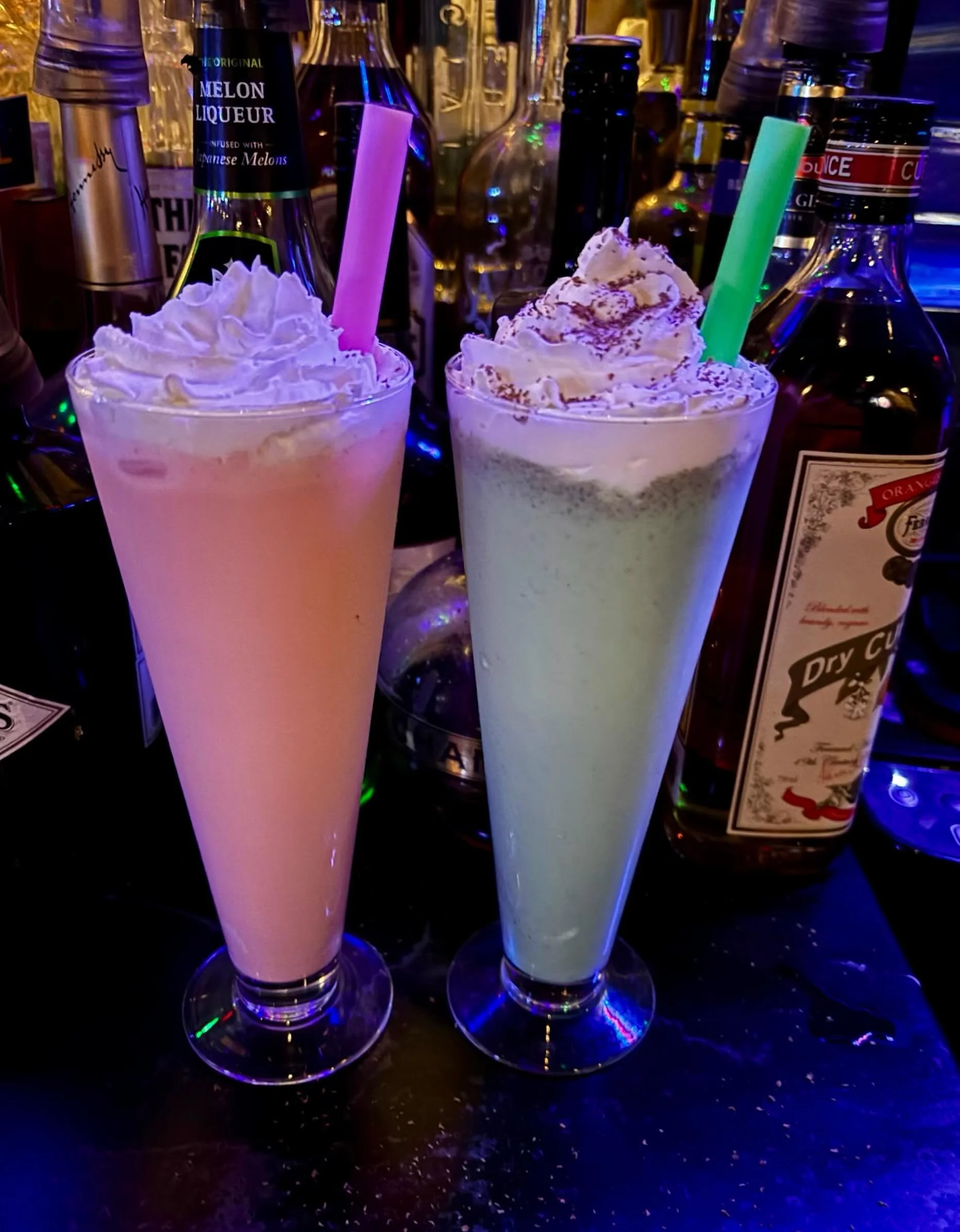 Looking for a sweet treat this Thirsty Thursday? Cool down with our all day dessert drinks, Pink Squirrel and Mint Grasshopper!🩷💚

#shirleys #shirleysbargrill #dessertdrinks #pinksquirrel #mintgrasshopper