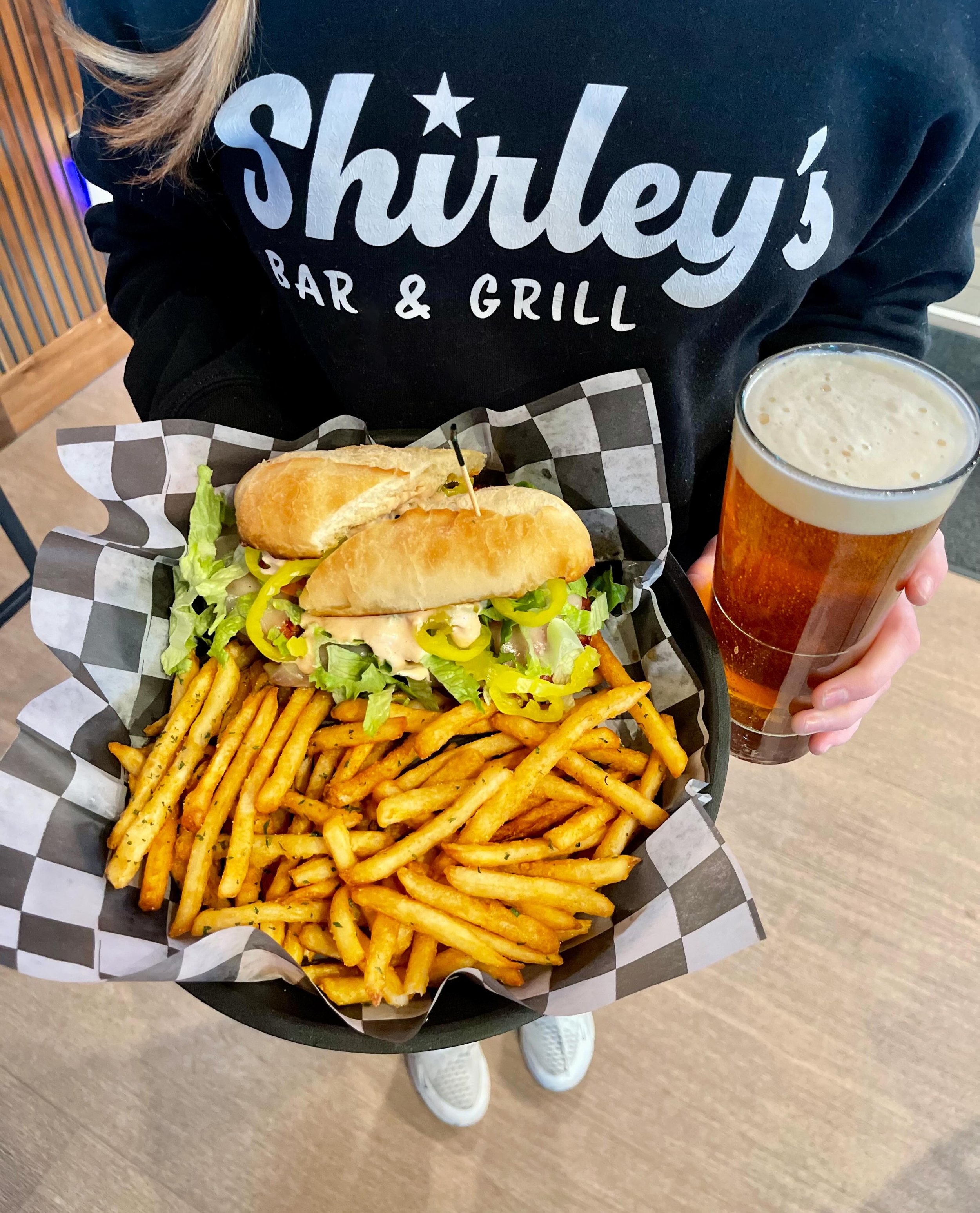 The perfect start to a Monday, our Italian Sub! Grab this yummy lunch special from 11am-2pm for just $10🥪☀️

#shirleys #shirleysbargrill #italiansub #lunchspecial #westdesmoines