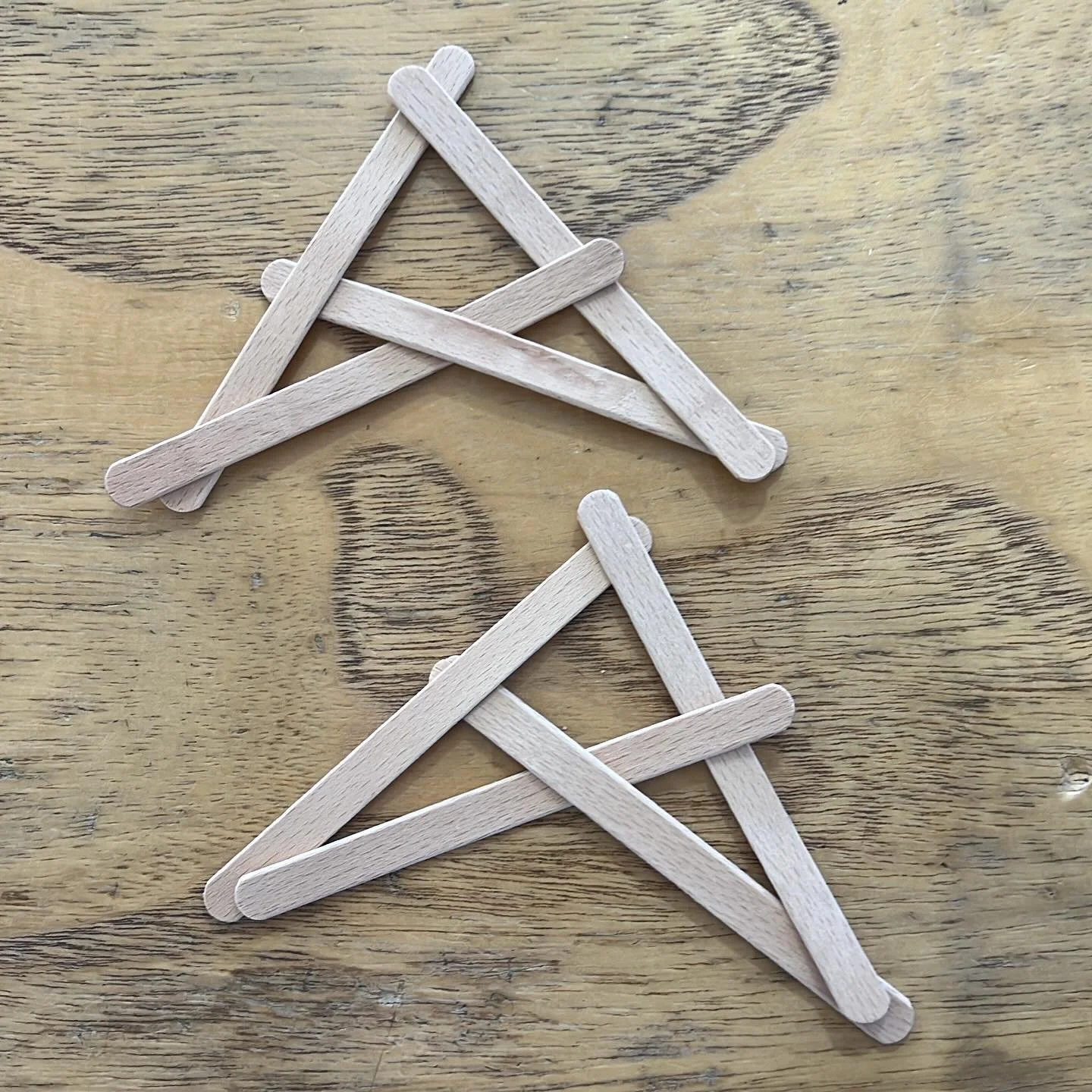 Thank too Mark for making these  popsicle stick boomerangs 💫💚🌻