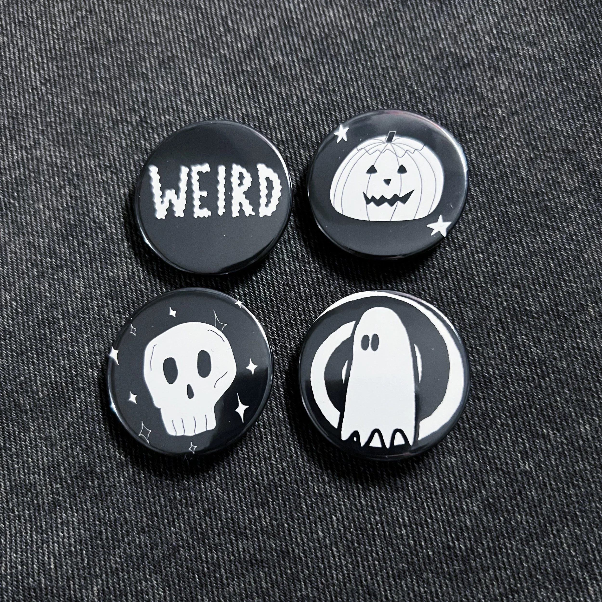 HALLOWEEN BADGES
