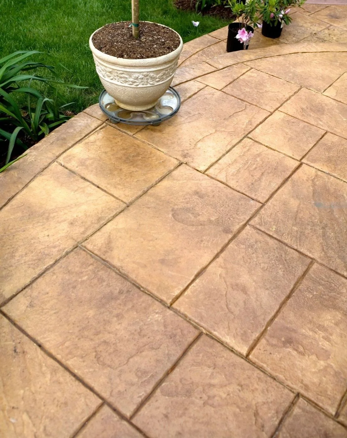 Photograph of patio with exterior paint colors
