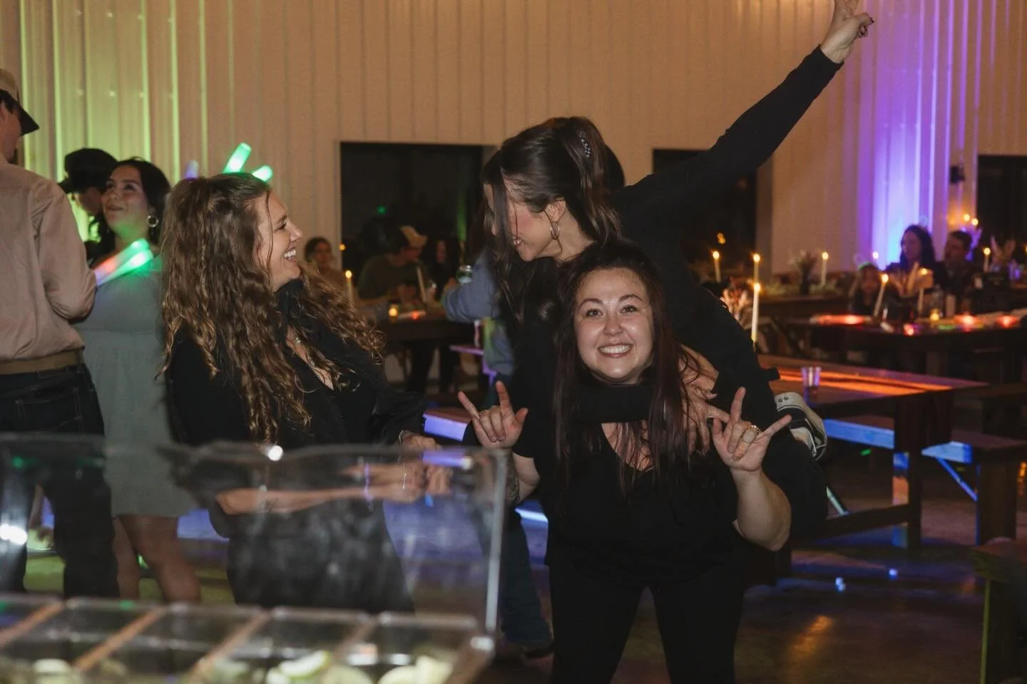 sometimes you just have to hand over the camera and join the party, because why not? 😋 choosing your vendor team is key ✨ here are three things to consider: 
1. vibe check! ensure they bring the energy,
2. make sure they collaborate well with others