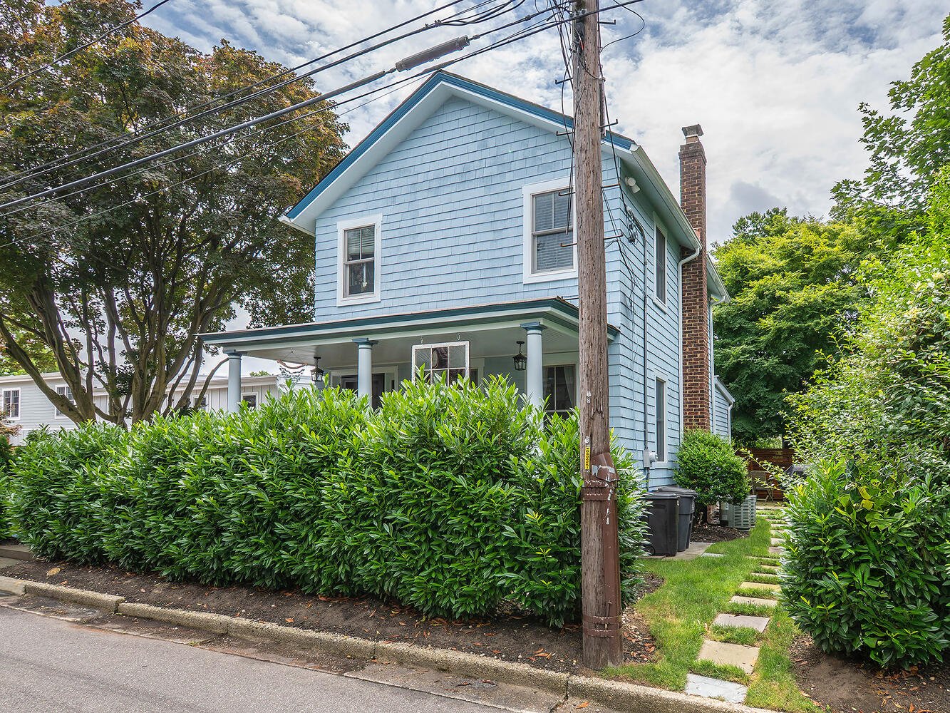 71 Maple Ave Sea Cliff NY-large-004-002-Maple SC 071025 04-1334x1000-72dpi.jpg