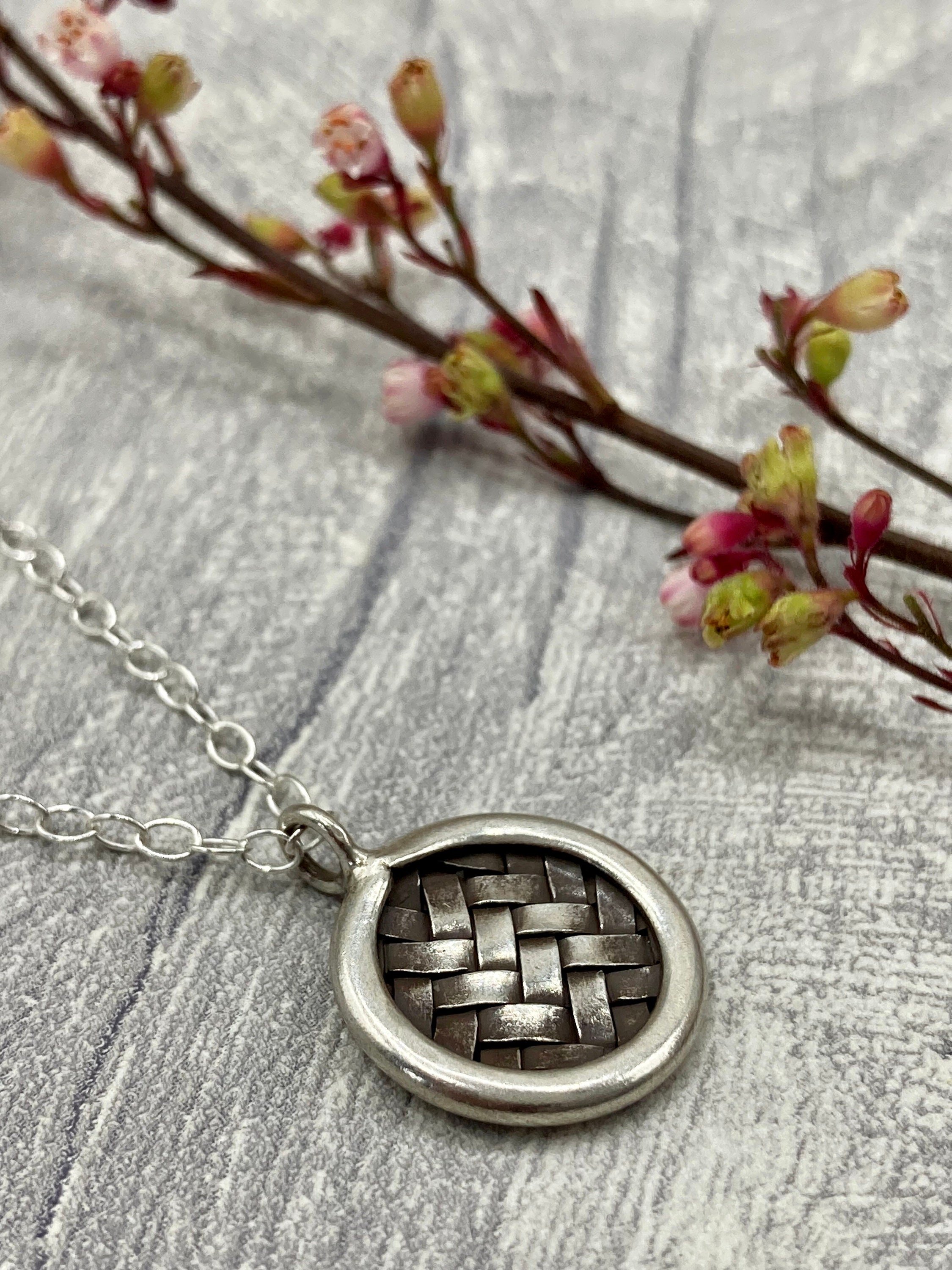 https://i.etsystatic.com/27109403/r/il/aeef0a/3217551497/il_fullxfull.3217551497_drdm.jpg