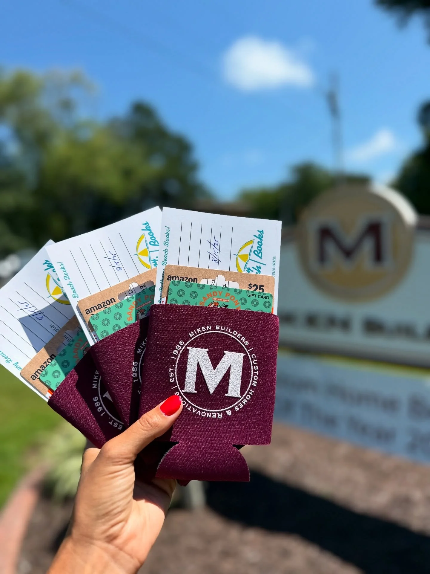 Calling all teachers (and friends of teachers)!
Inspired by @difebosmarket&rsquo;s giveaway, we wanted to treat our amazing educators too! 🍎

We&rsquo;re giving away 3 Miken koozies, each filled with:
📚 $50 Bethany Beach Books gift card
🍩 $25 Sand