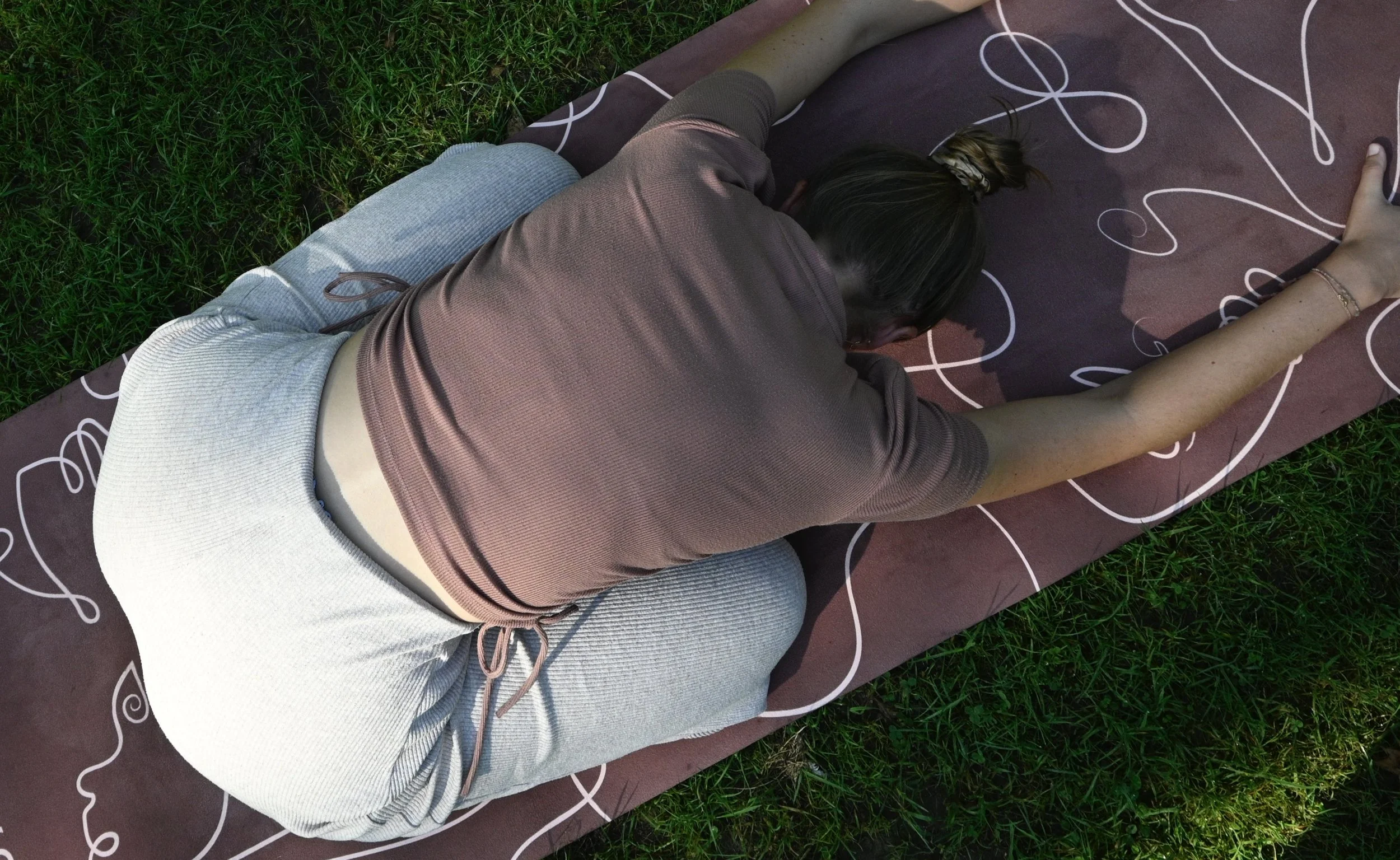outdoor yoga luzern, yoga luzern, yoga in english lucerne, yoga lucerne, vanessa vilhelmsson