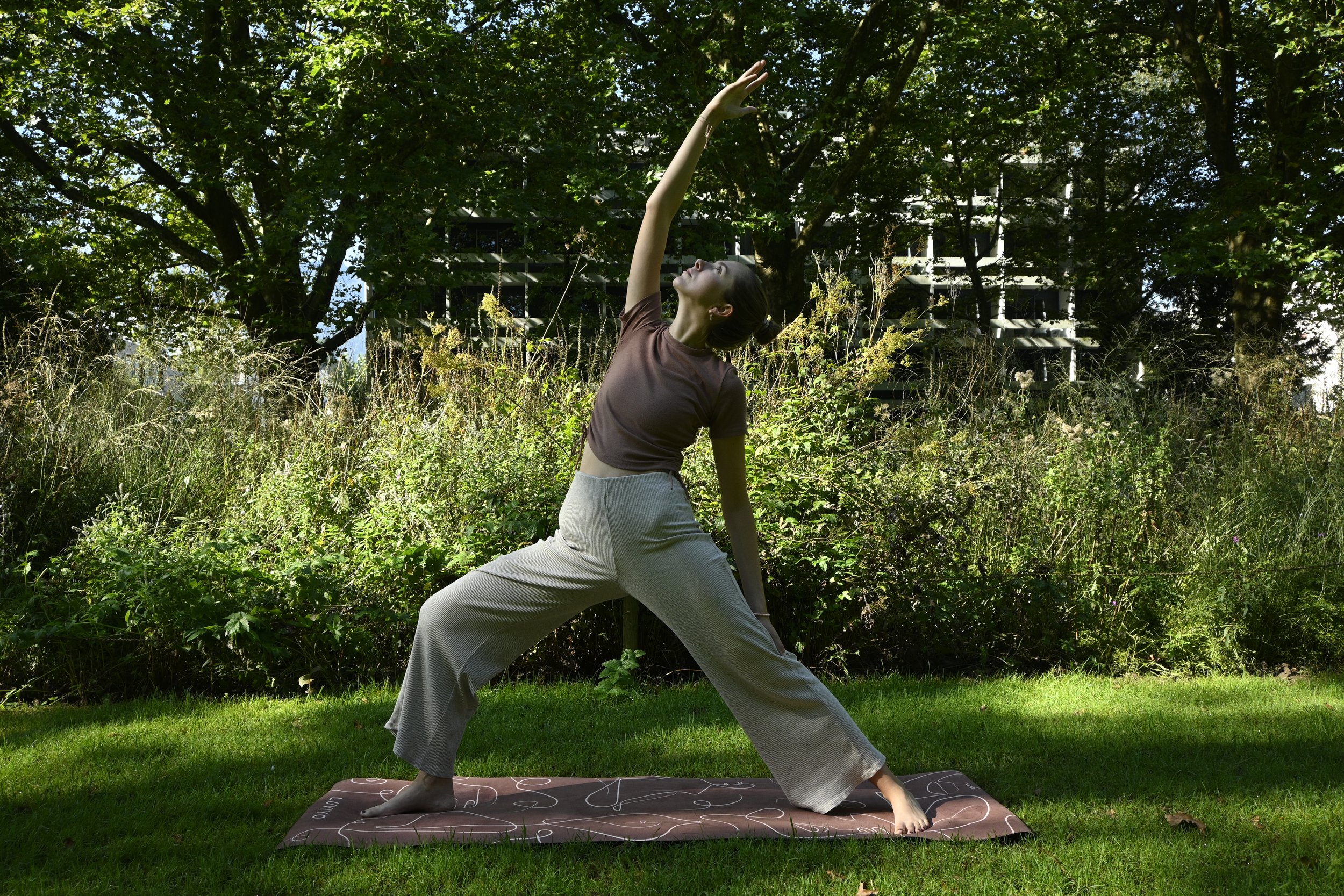 outdoor yoga luzern, yoga luzern, yoga in english lucerne, yoga lucerne, vanessa vilhelmsson