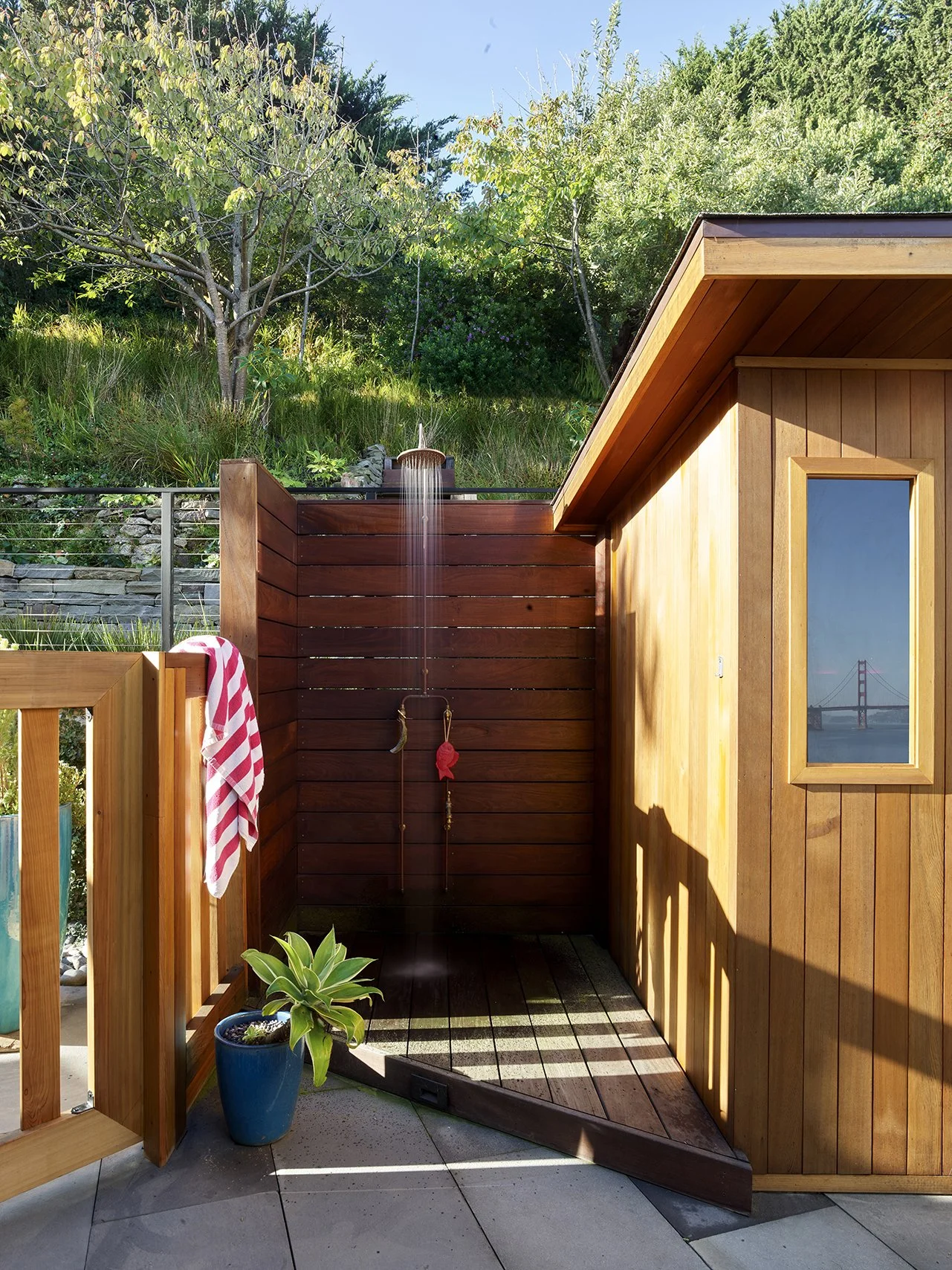 san-francisco-sea-cliff-residential-remodel-outdoor-shower-01.jpg