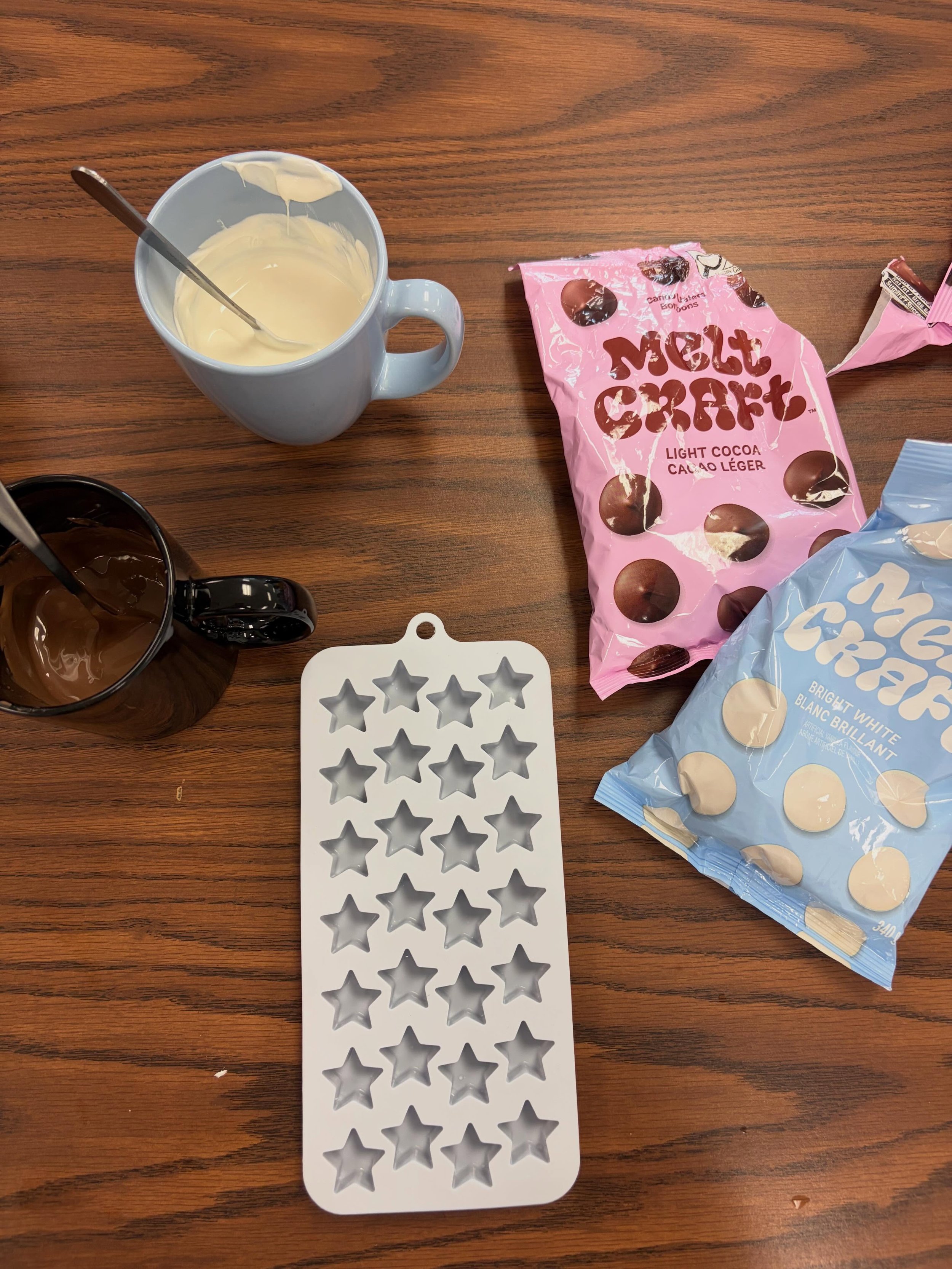 Whisking up some sweet memories this week 🍫👩🏽&zwj;🍳 #ApplewoodCentre #DayProgram #Mississauga #SweetTreats #AdultDayProgram
