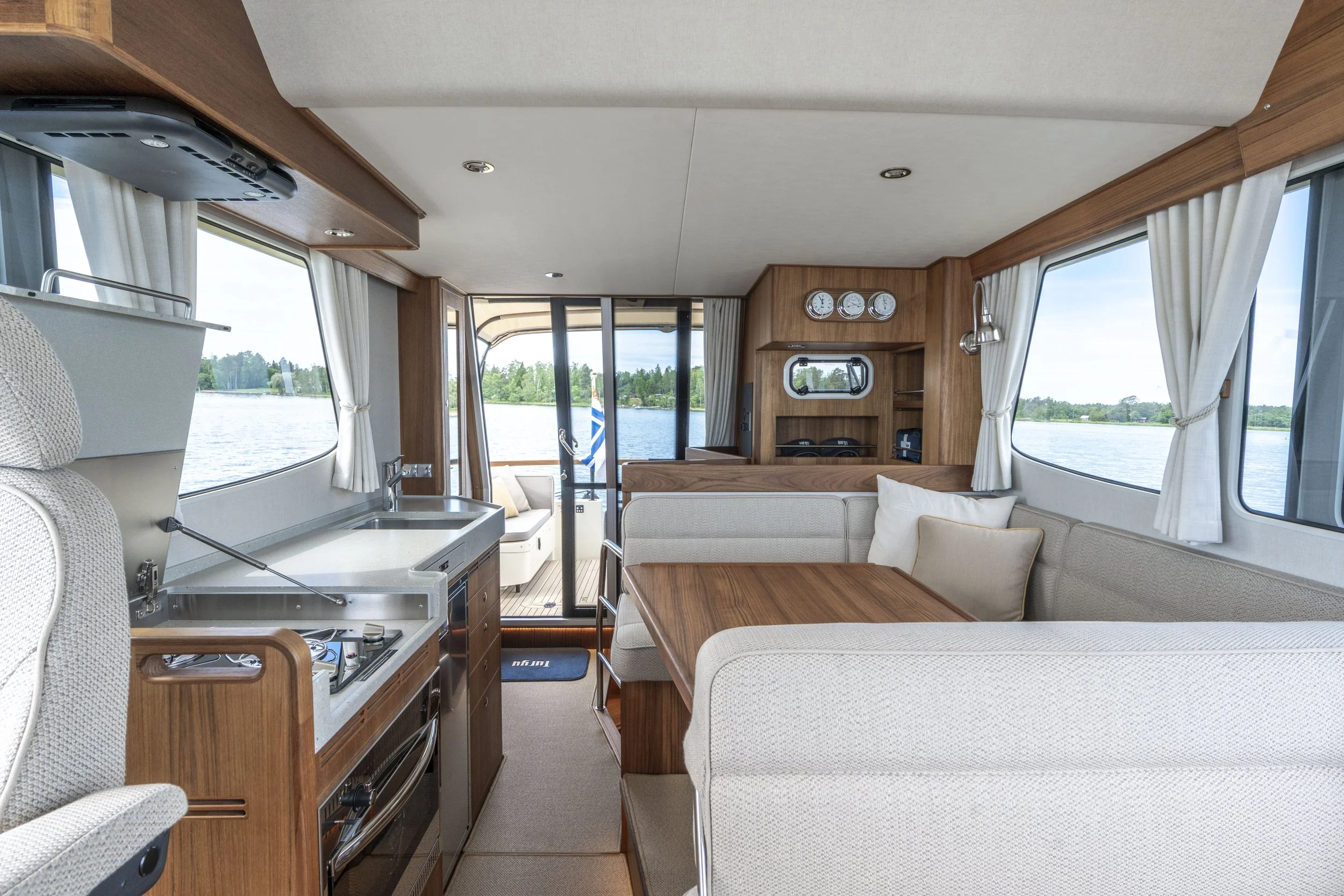 Targa 37_cruising_1.jpg