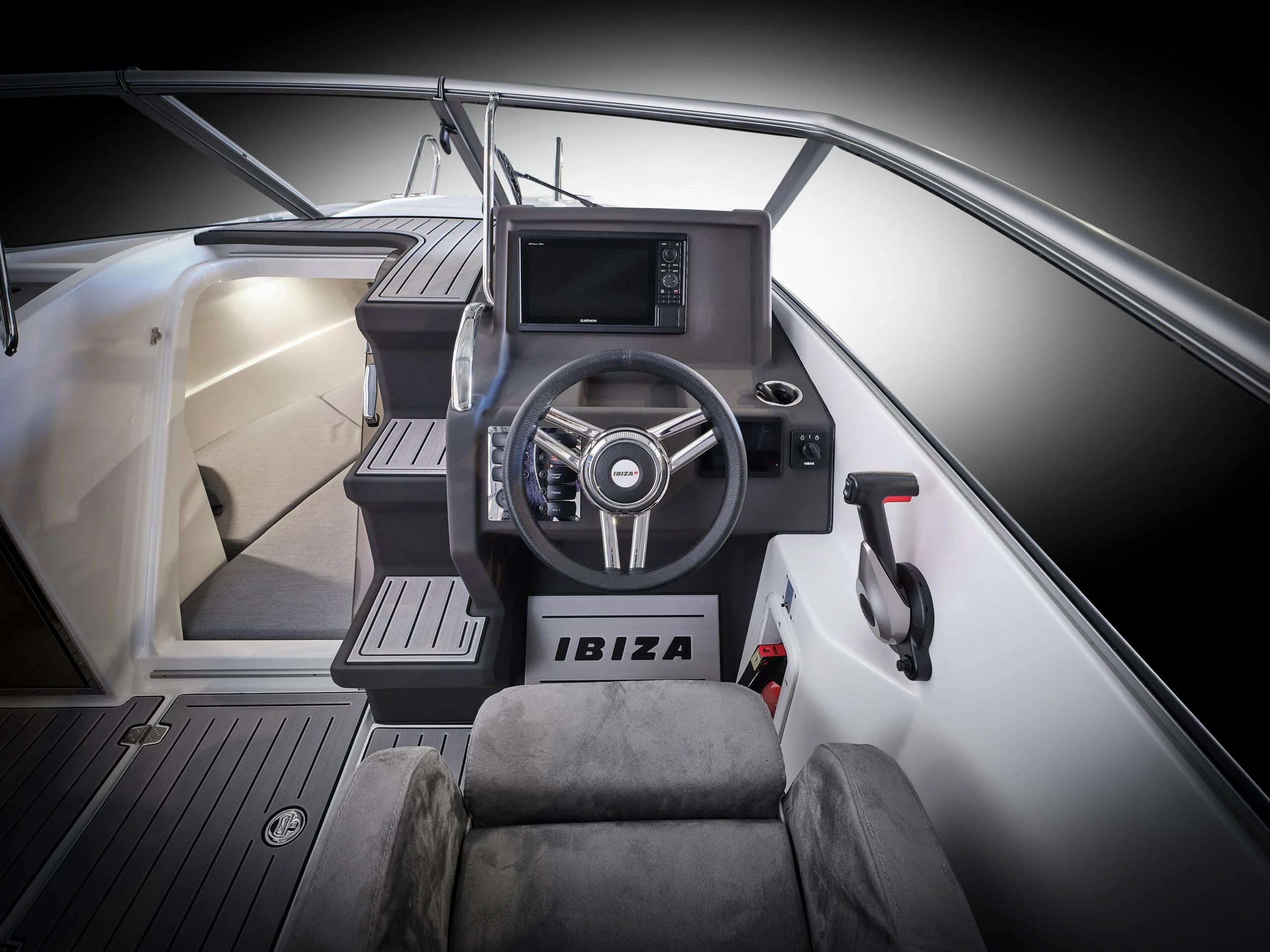 690T_Dash_01.2-scaled-1.jpg