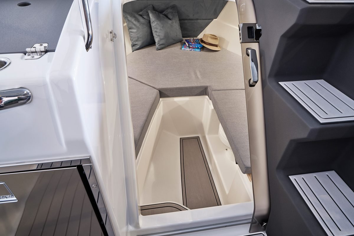 690T_Interior_04-r2n27wi1kg6yd1m1xhyjbosawa2d2zlncoqrkwhmbk.jpg