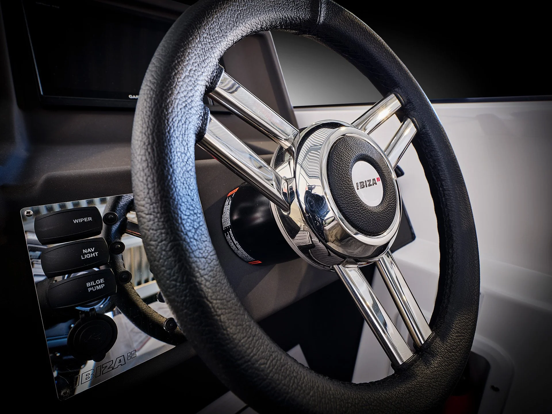 690T_Dash_03.2.jpg