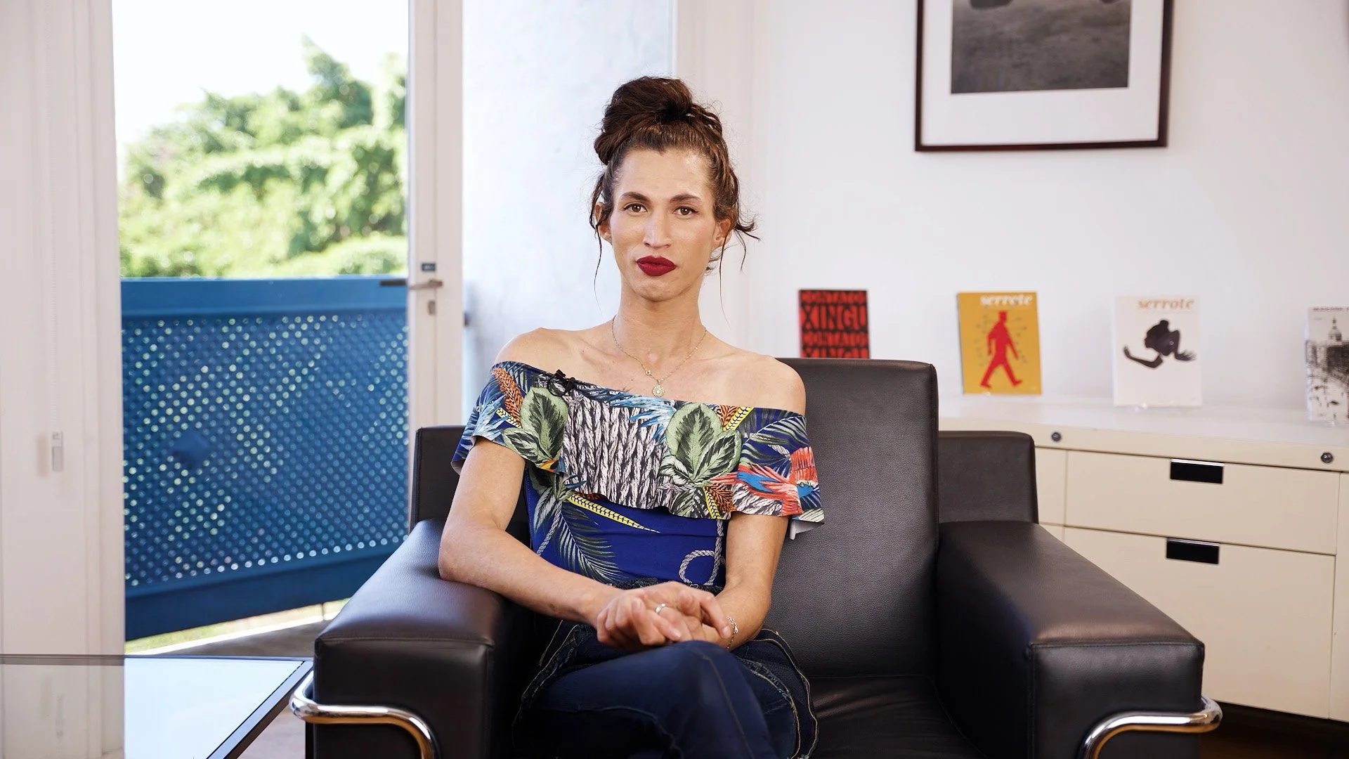 Teaser LGBT Legendado (1).00_02_13_14.Quadro001.jpg