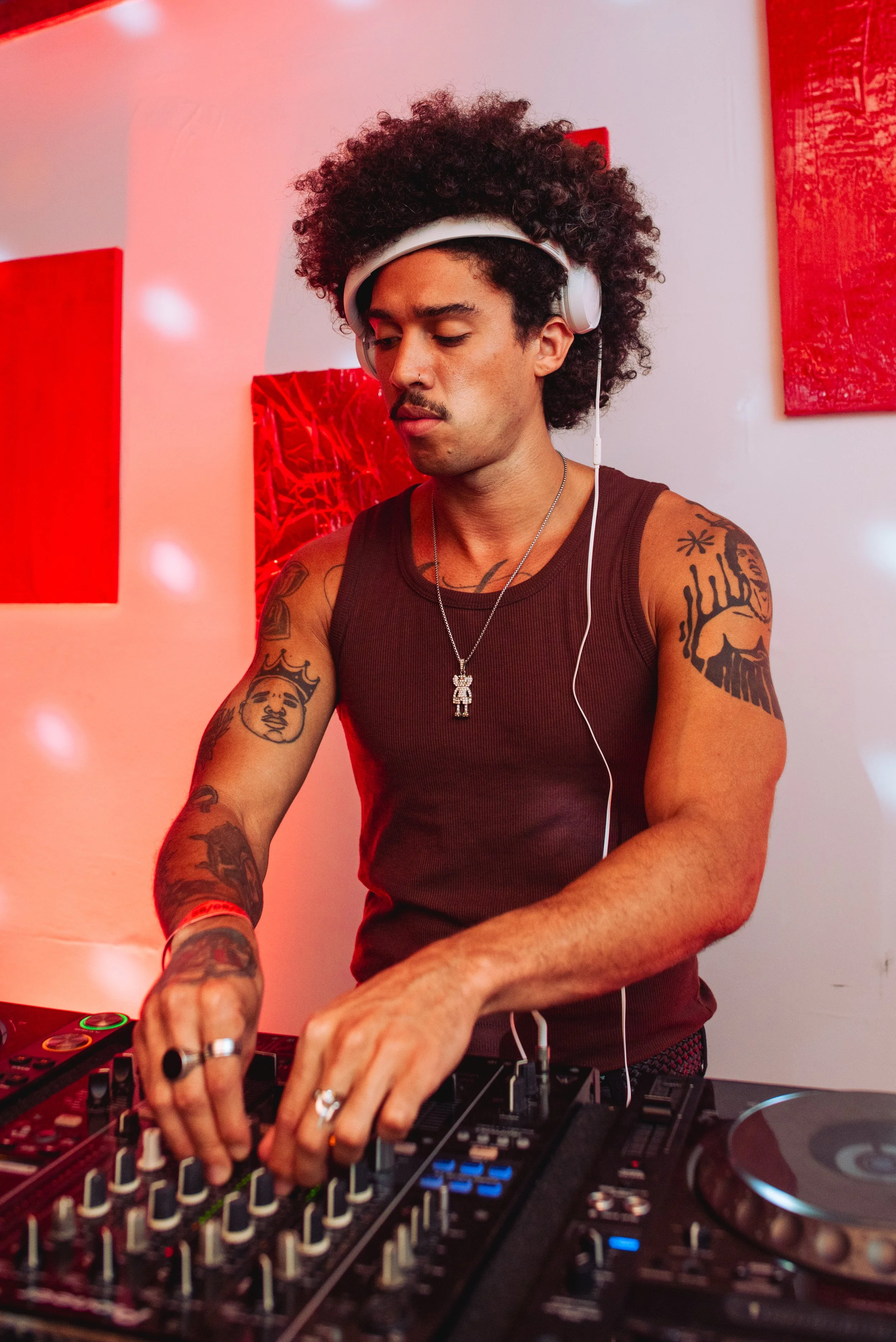 @victorcuri_ CasaSalva_dj pivete.jpg-2.jpg