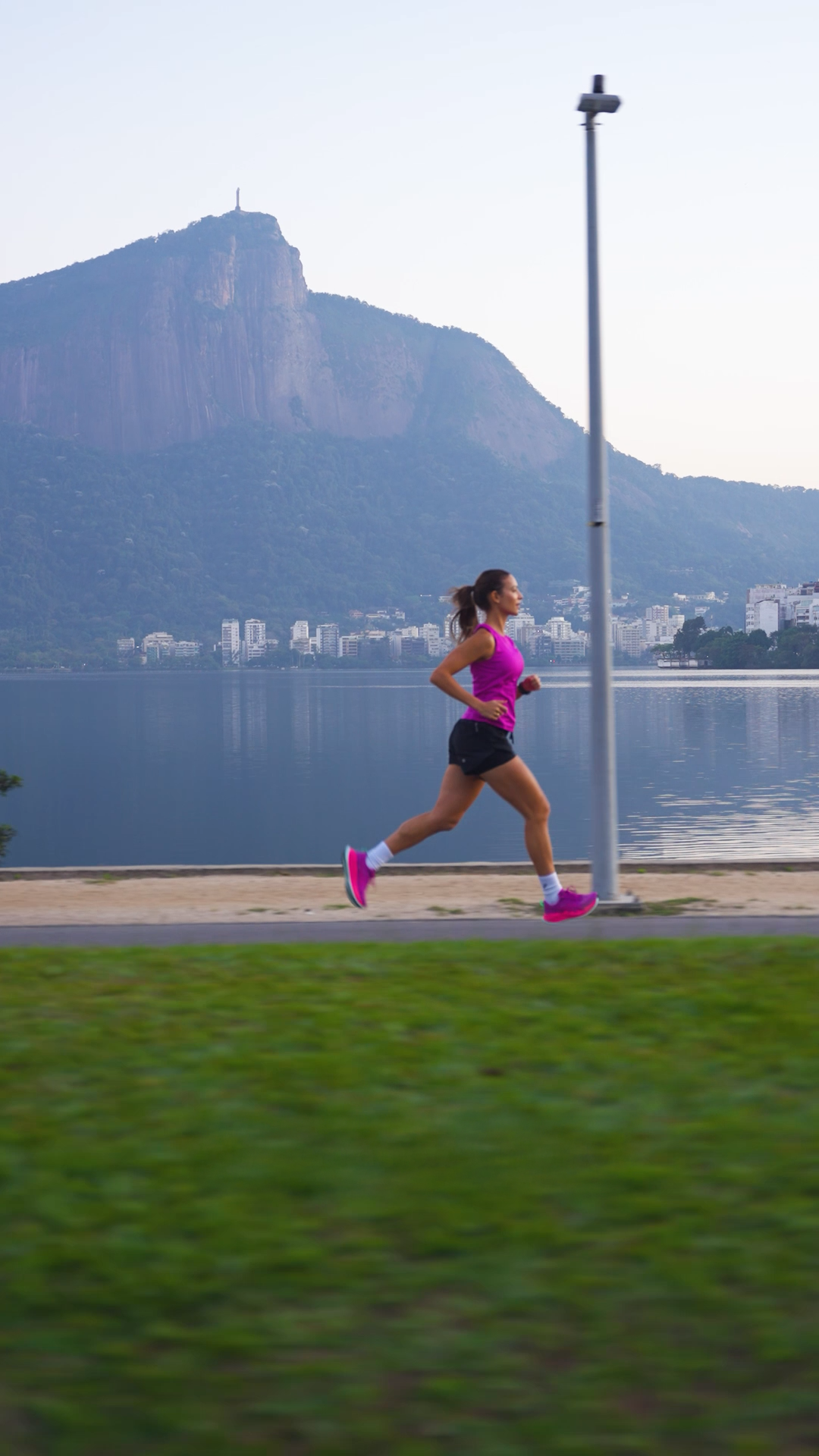 ASICS_YASMIN_V3.00_00_24_16.Still005.png