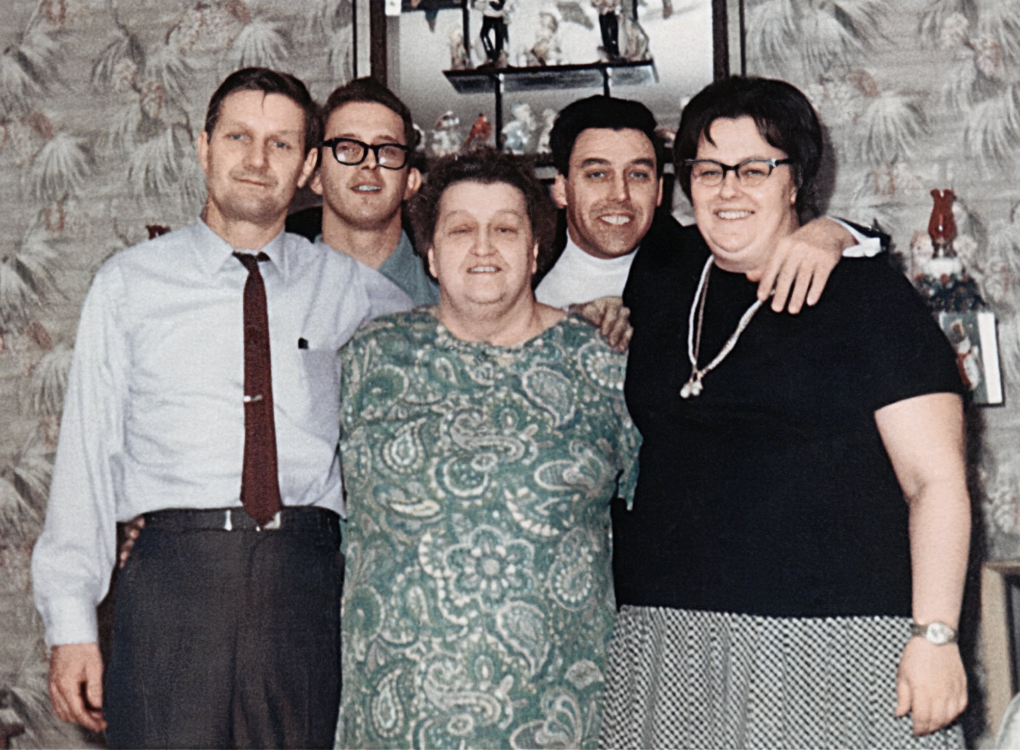 Anna (Jackwak) Kosila (center) and her kids (Frank Cynowa, Donald Kosila, Robert Travis, Judy (Travis) Rubinski)
