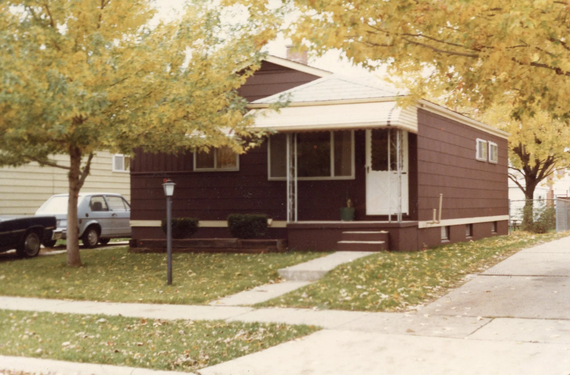 This is a picture of the Danzig house, where Kelly was born! Rob and Roni called it home from the spring of 1979 until the spring of 1983. They bought it for $43,000 and later sold it for $45,000.