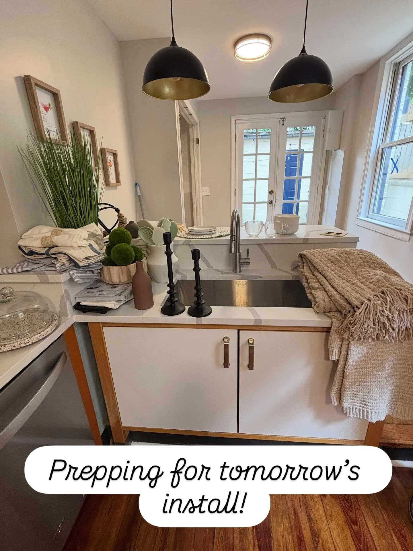 Staging is more than just filling a room with &ldquo;stuff&rdquo;, It&rsquo;s about thoughtful selection and precise placements.  #homestagingmatterswhenselling #dmvhomestaging #boutiquehomestaging