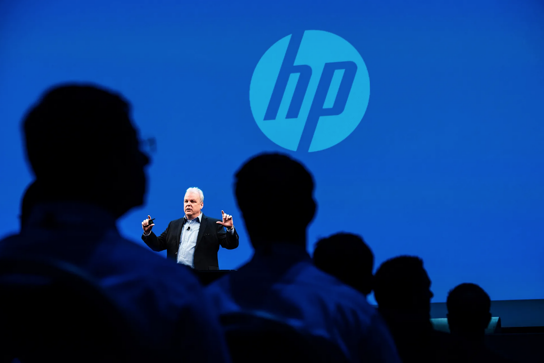 HP (Hewlett Packard)