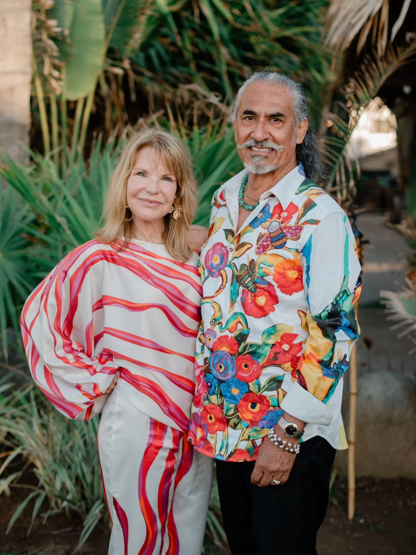 When mama and papa showed up to the Welcome Party in the fashion! ❤️&zwj;🔥❤️&zwj;🔥
.
We just loved their fits! 
.
.
Photo @christiegrahamphotography 
Venue @frentealpunto
.
#sayulita #sayulitalife #sayulitawedding #sayulitaelopement #sayulitamicrow